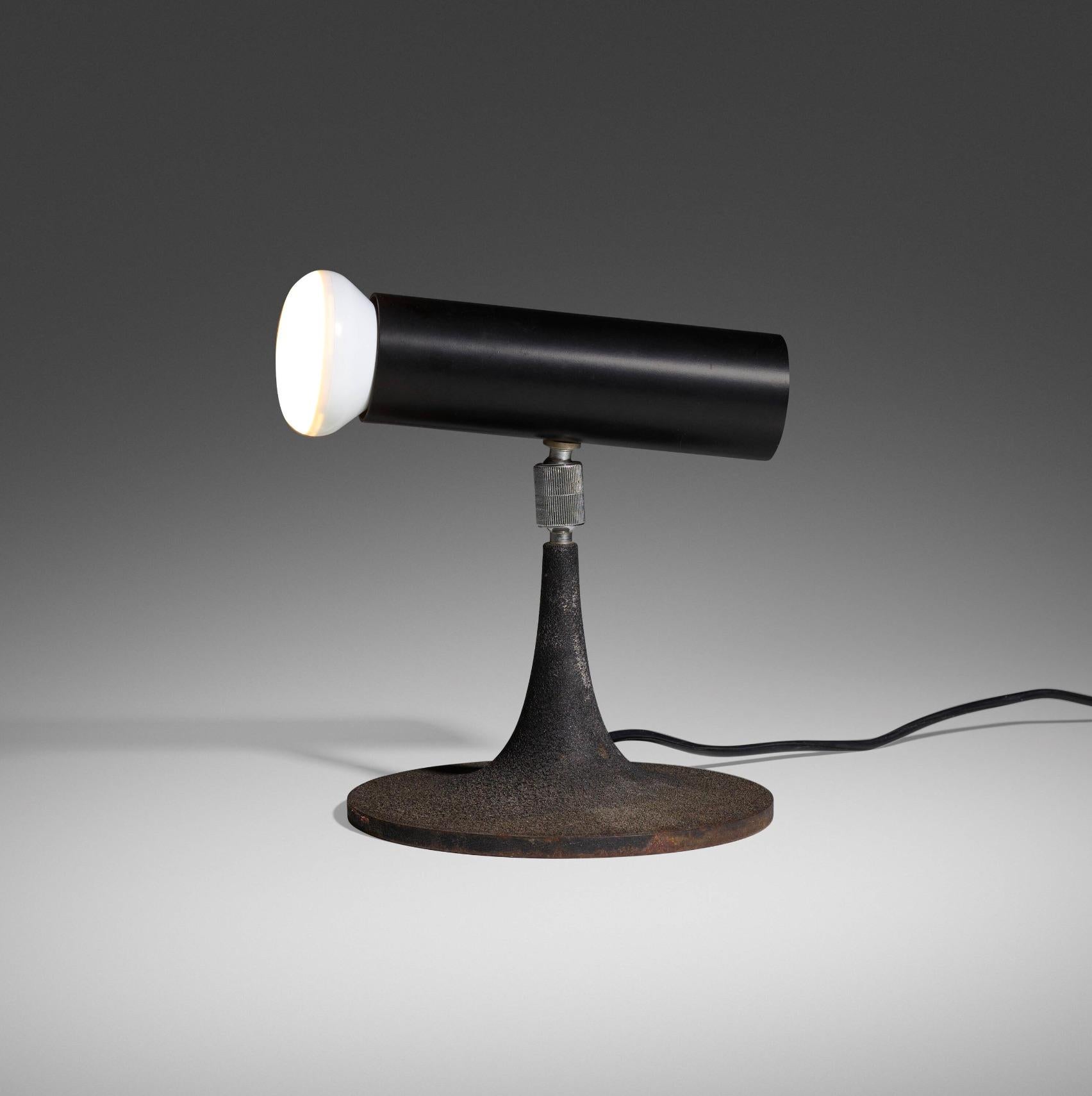 Italian Gino Sarfatti Table Lamp, Model no. 568/N For Sale