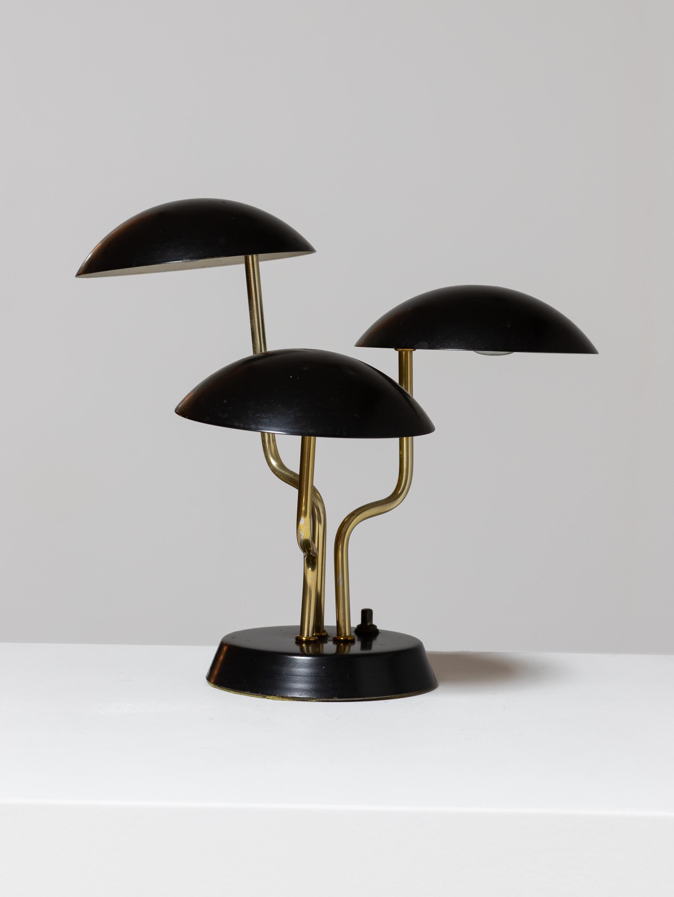 Mid-Century Modern Gino Sarfatti Three Shade Mushroom Lamp in Black and Brass - Pair For Sale
