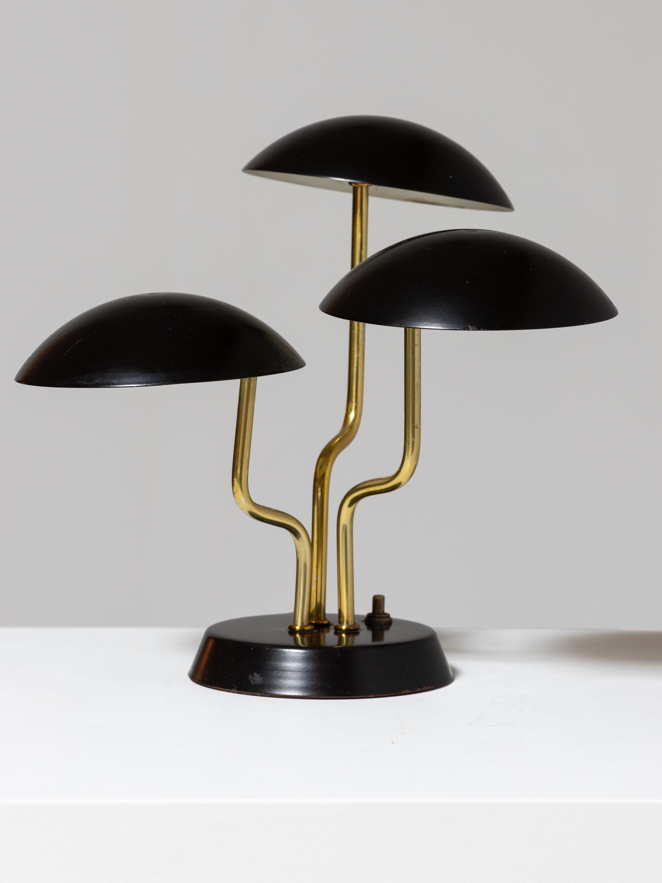 Italian Gino Sarfatti Three Shade Mushroom Lamp in Black and Brass - Pair For Sale