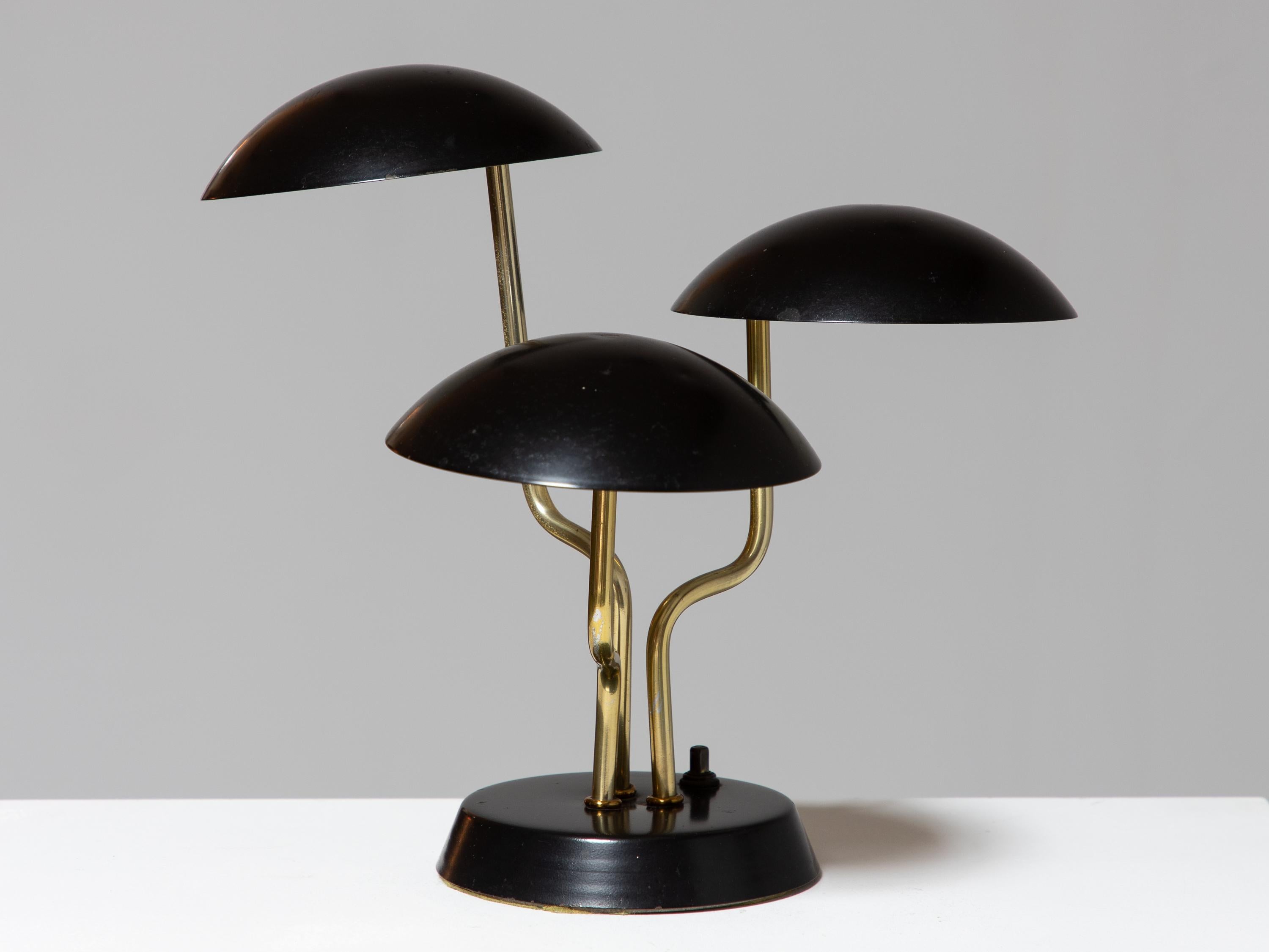 Enameled Gino Sarfatti Three Shade Mushroom Lamp in Black and Brass - Pair For Sale