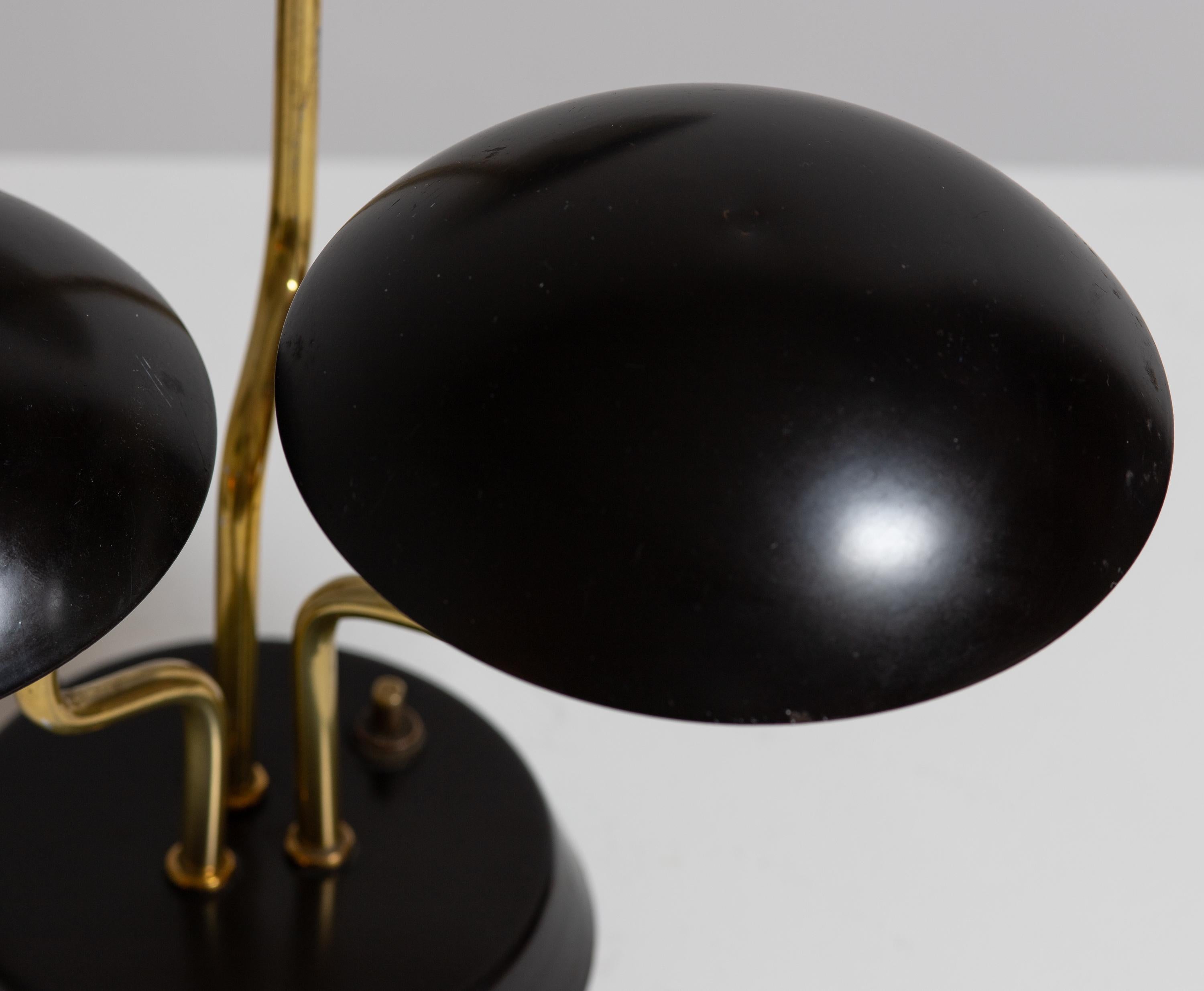 Gino Sarfatti Three Shade Mushroom Lamp in Black and Brass - Pair For Sale 2