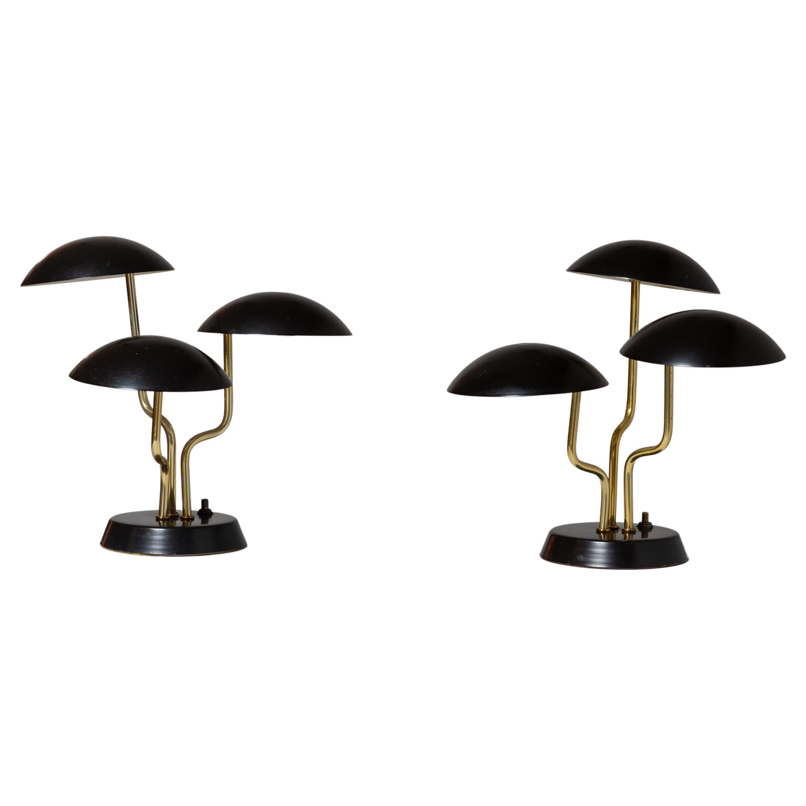 Gino Sarfatti Pilzlampe mit drei Schirmen in Schwarz und Messing – Paar