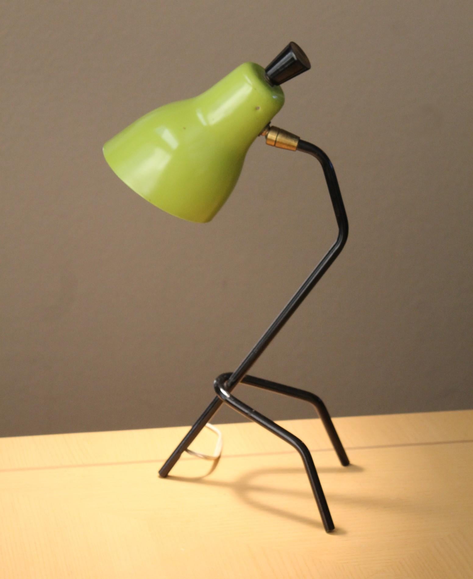 Mid-Century Modern Gino Sarfatti Tripod Italian Desk Lamp! 1950s Green Greta Grossman Grasshopper For Sale