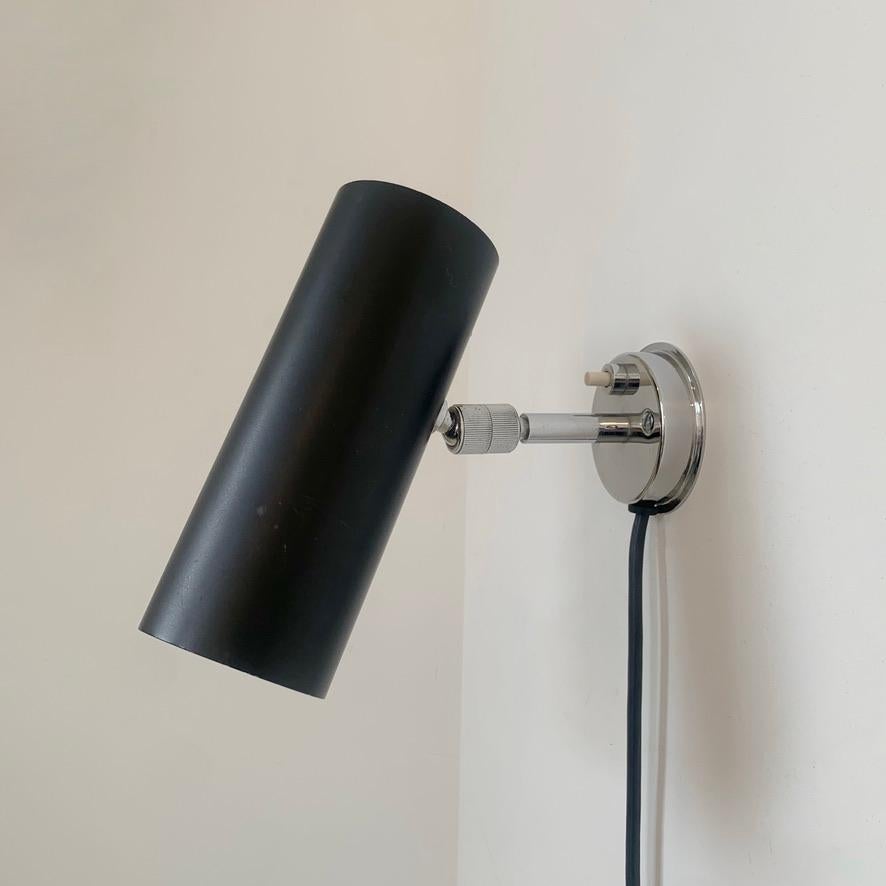 Mid-Century Modern Gino Sarfatti Vintage Model 31 B Black Sconce,  Arteluce, Italy For Sale