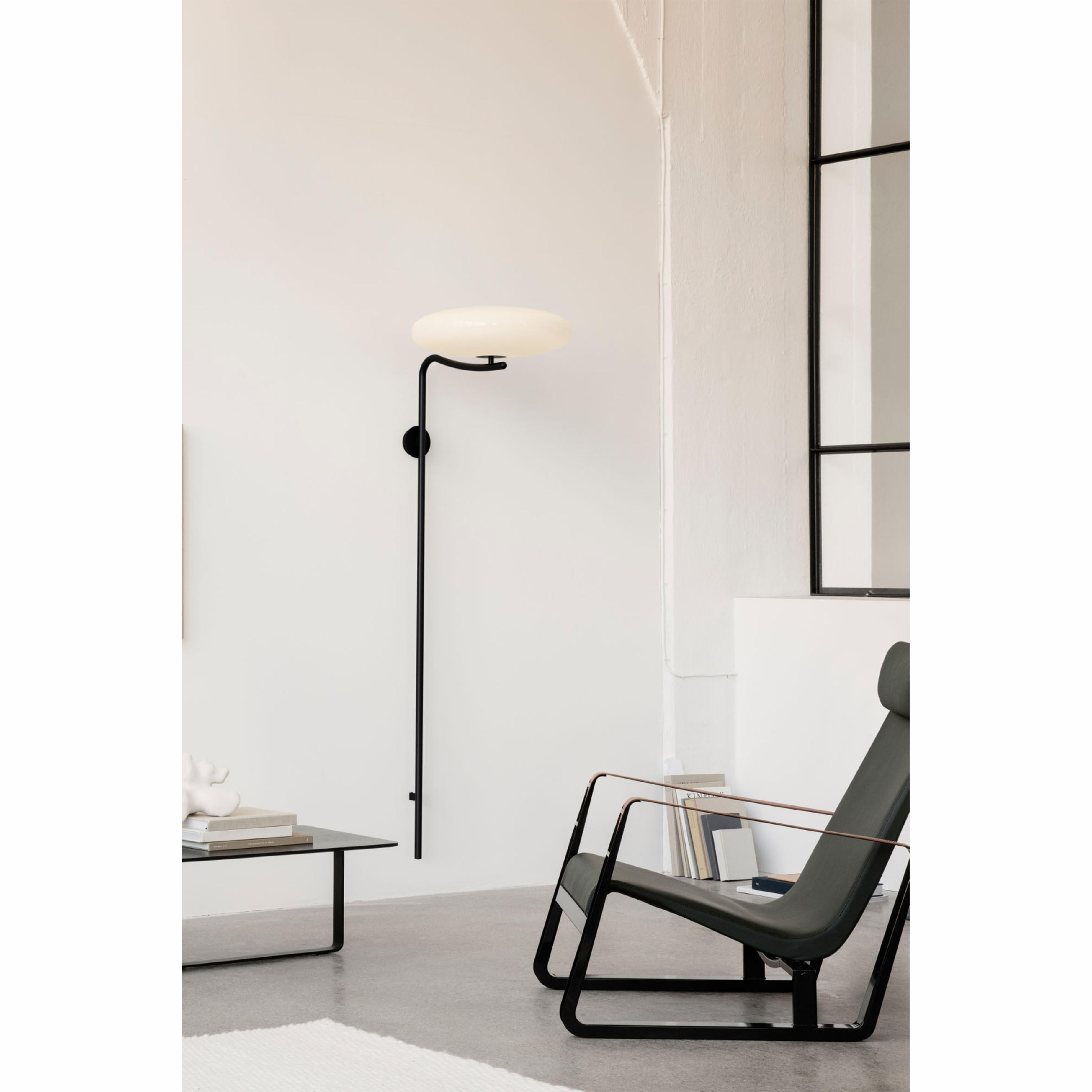 Gino Sarfatti Wall Lamp Model 2065 White Diffuser, Black Hardware 1