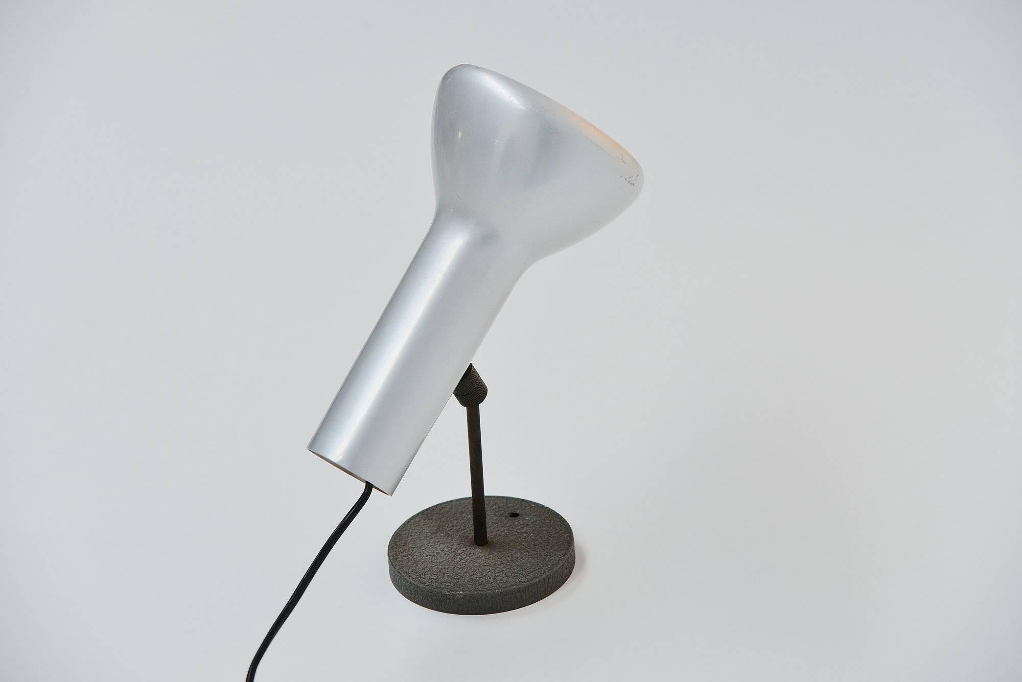 Rare wall/table lamp version of model 7 designed by Gino Sarfatti, manufactured by Arteluce, Italy 1957. I have never seen this fairly unique version before. This is the table version of model 7 which is only documented as wall version in the book.