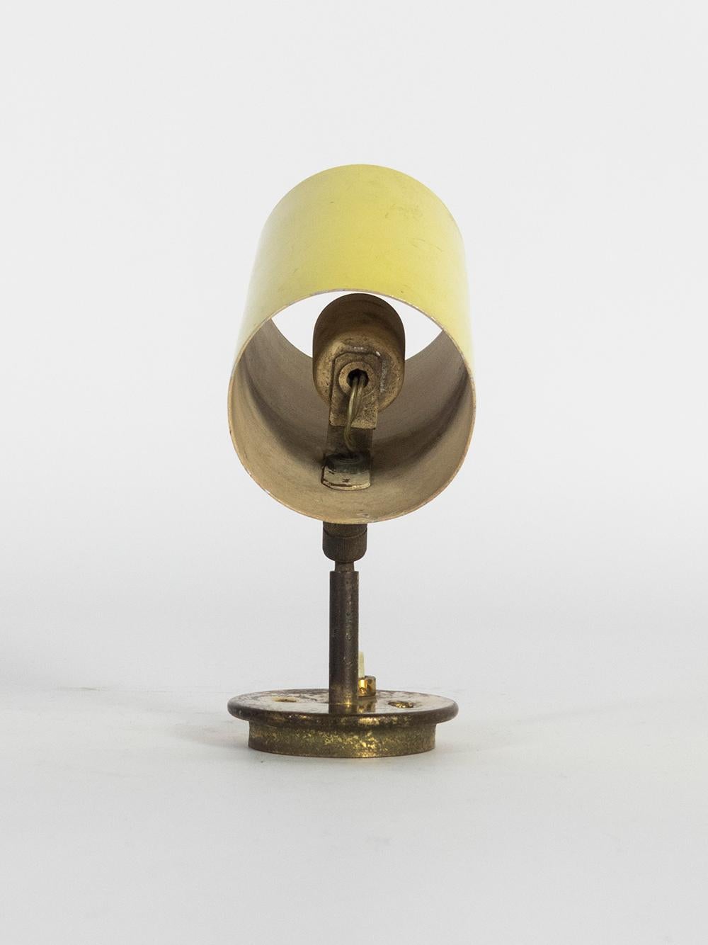 Polished Gino Sarfatti Yellow Mod. 33 Midcentury Directable Wall Light for Arteluce 1950s For Sale