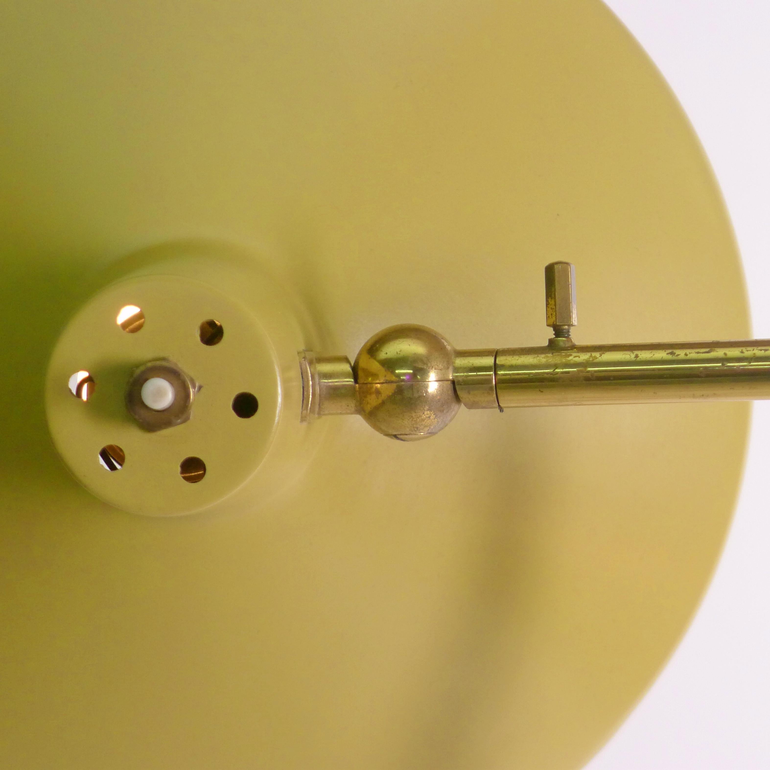 Gino Sarfatti, Lampada da terra telescopica gialla, modello 1045, design 1948, Arteluce in vendita 4