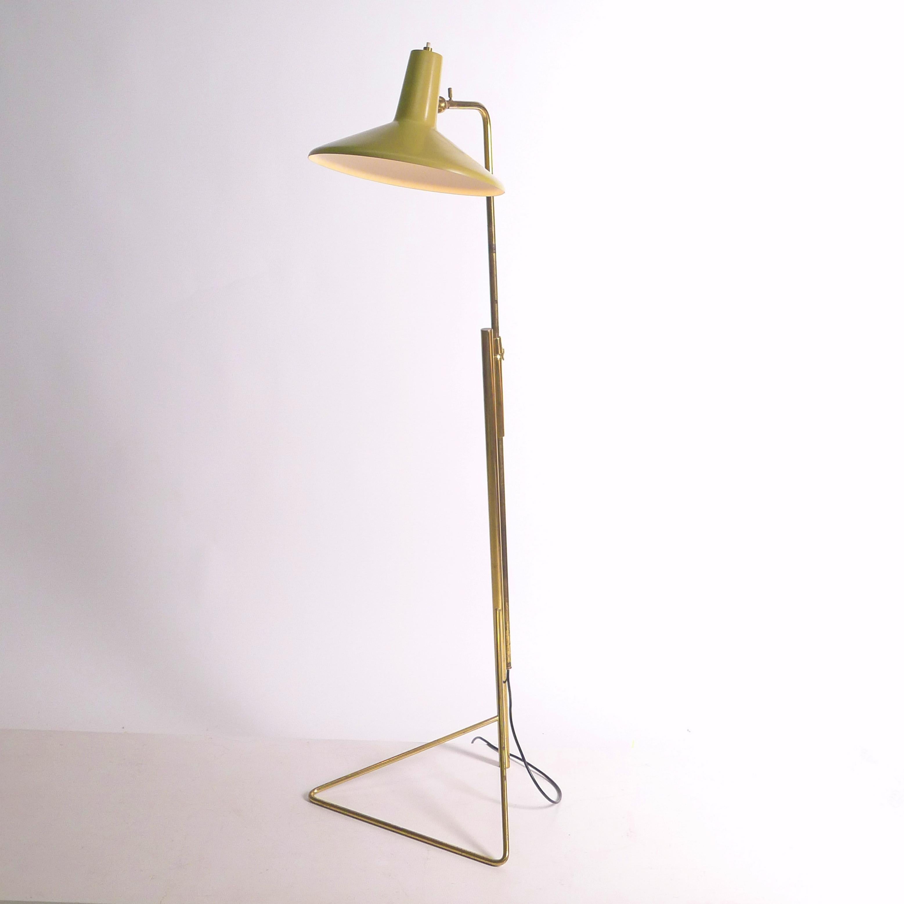 Gino Sarfatti, Lampada da terra telescopica gialla, modello 1045, design 1948, Arteluce in vendita 6