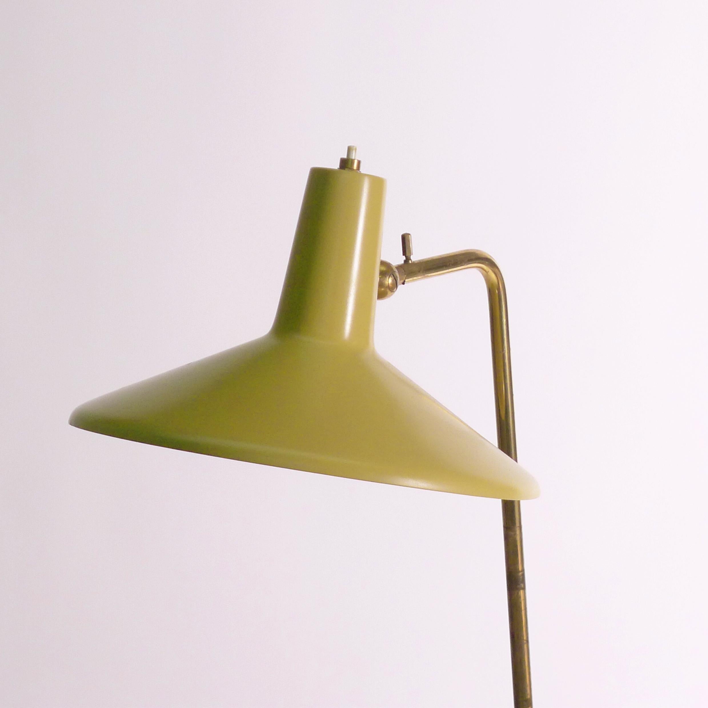 Gino Sarfatti, Lampada da terra telescopica gialla, modello 1045, design 1948, Arteluce in vendita 7