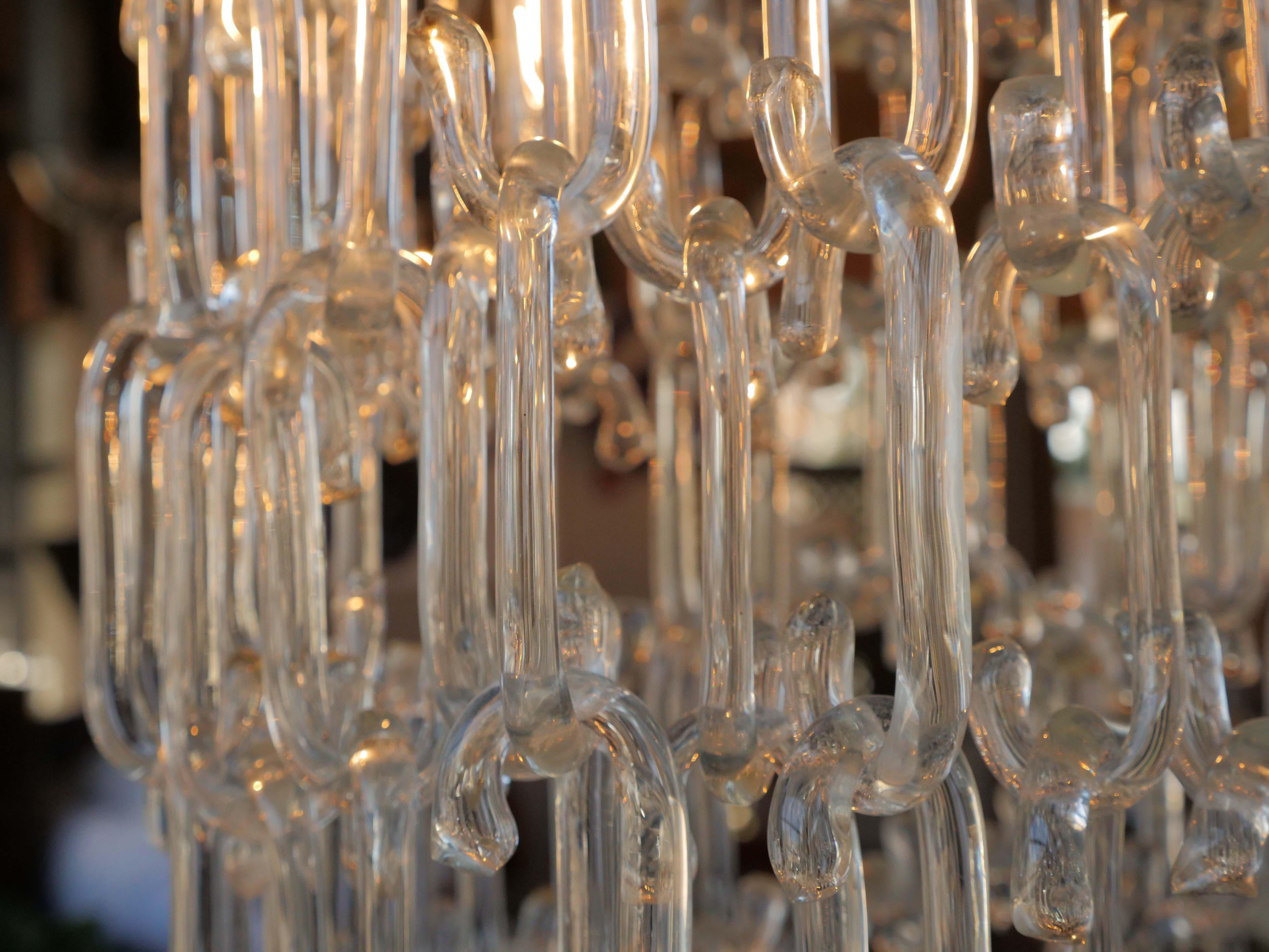 Gino Vistosi midcentury glass chain link chandelier. Adjustable chain-link length up to 12ft. Each chain-link is made of hand blown glass.