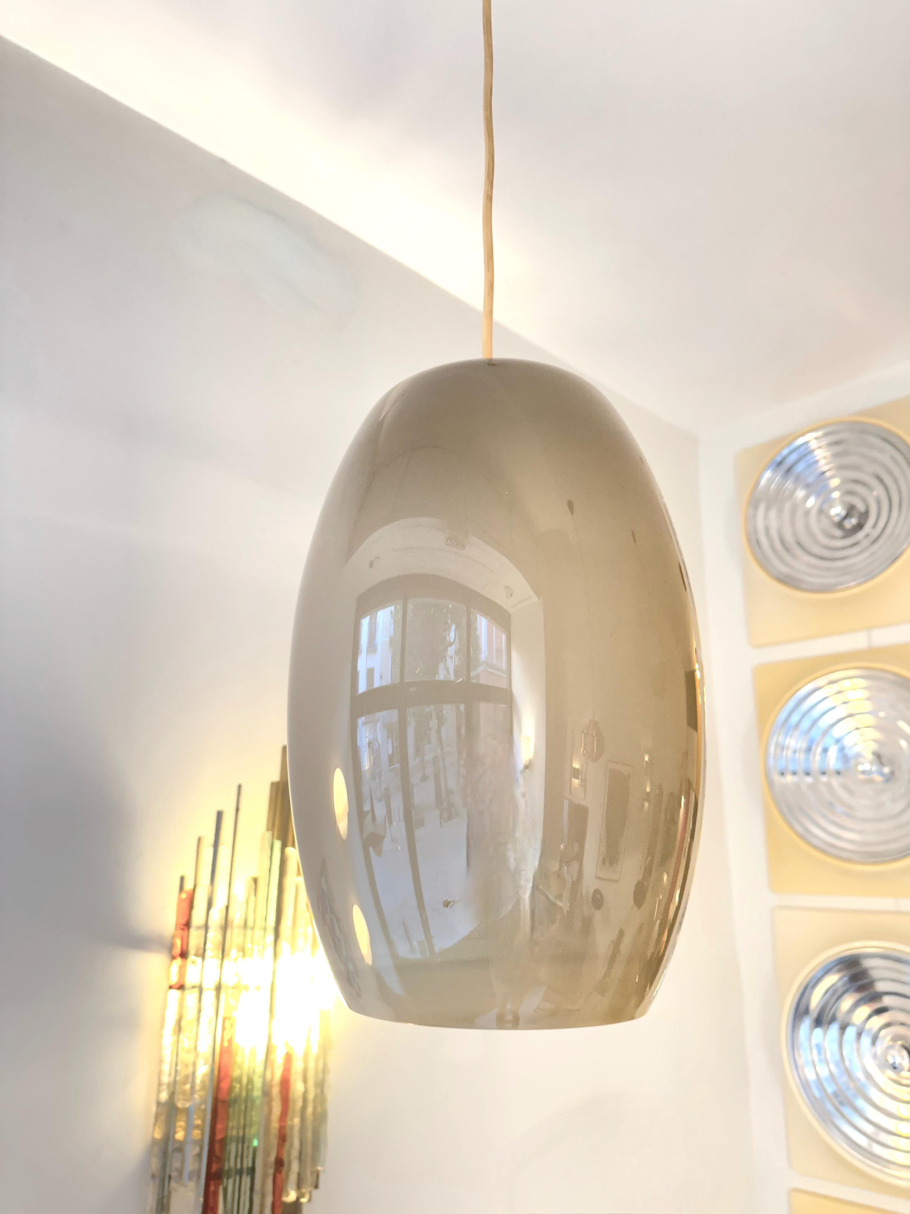 20ième siècle Gino Vistosi  Ovale  Lampe à suspension en verre soufflé fumé - 1960 en vente