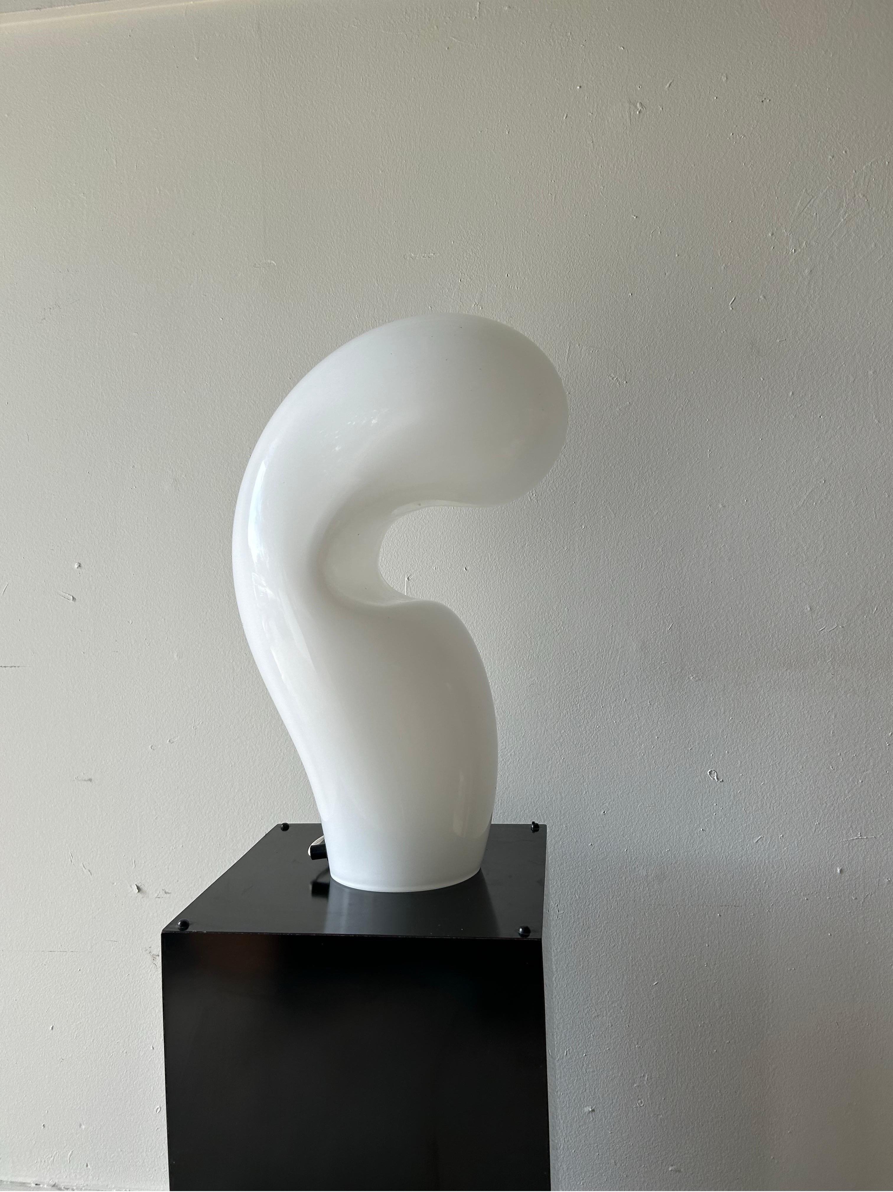 Ère spatiale Gino Vistosi Lampe de table en verre de Murano blanc d'époque en vente