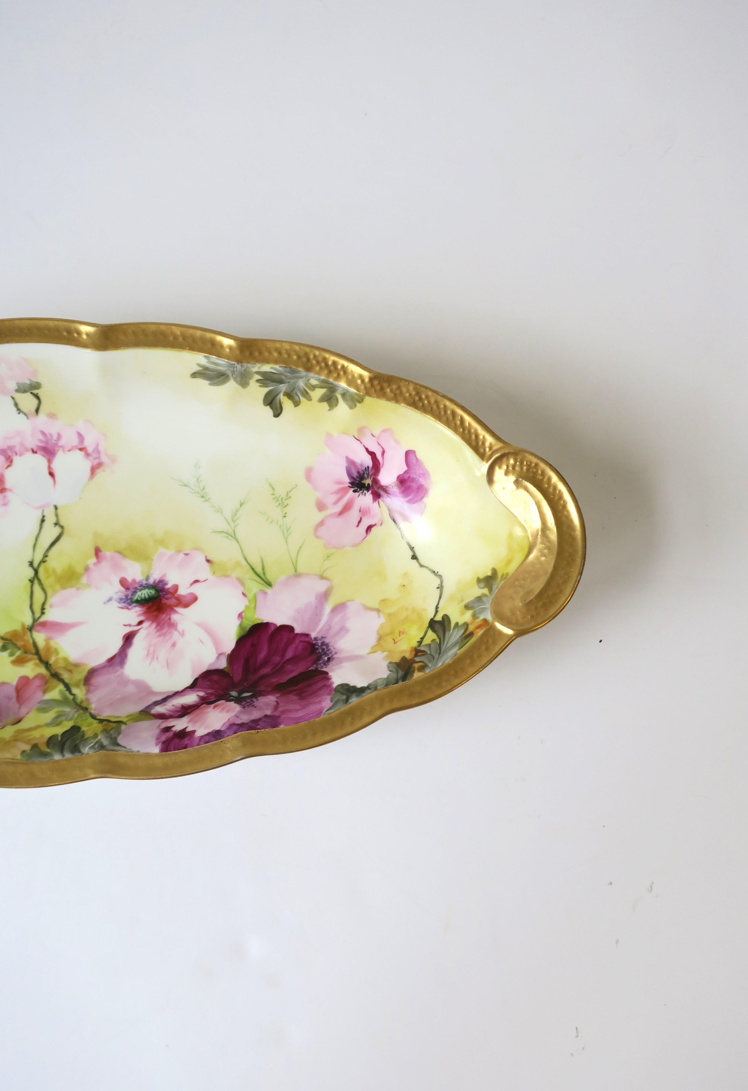 Italian Richard Ginori Porcelain Bowl Roman Gold from Firenze, Large In Good Condition For Sale In New York, NY