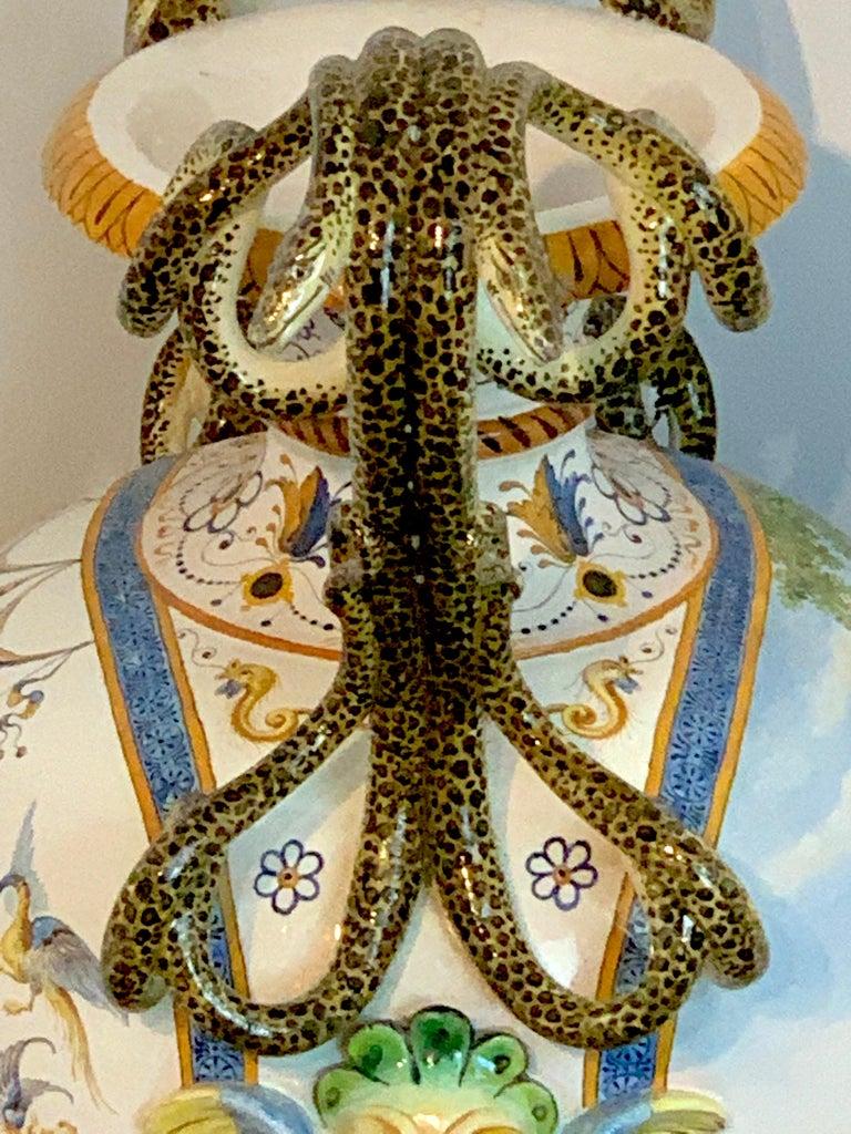Vaso con manico di serpente allegorico in maiolica Ginori in vendita 5