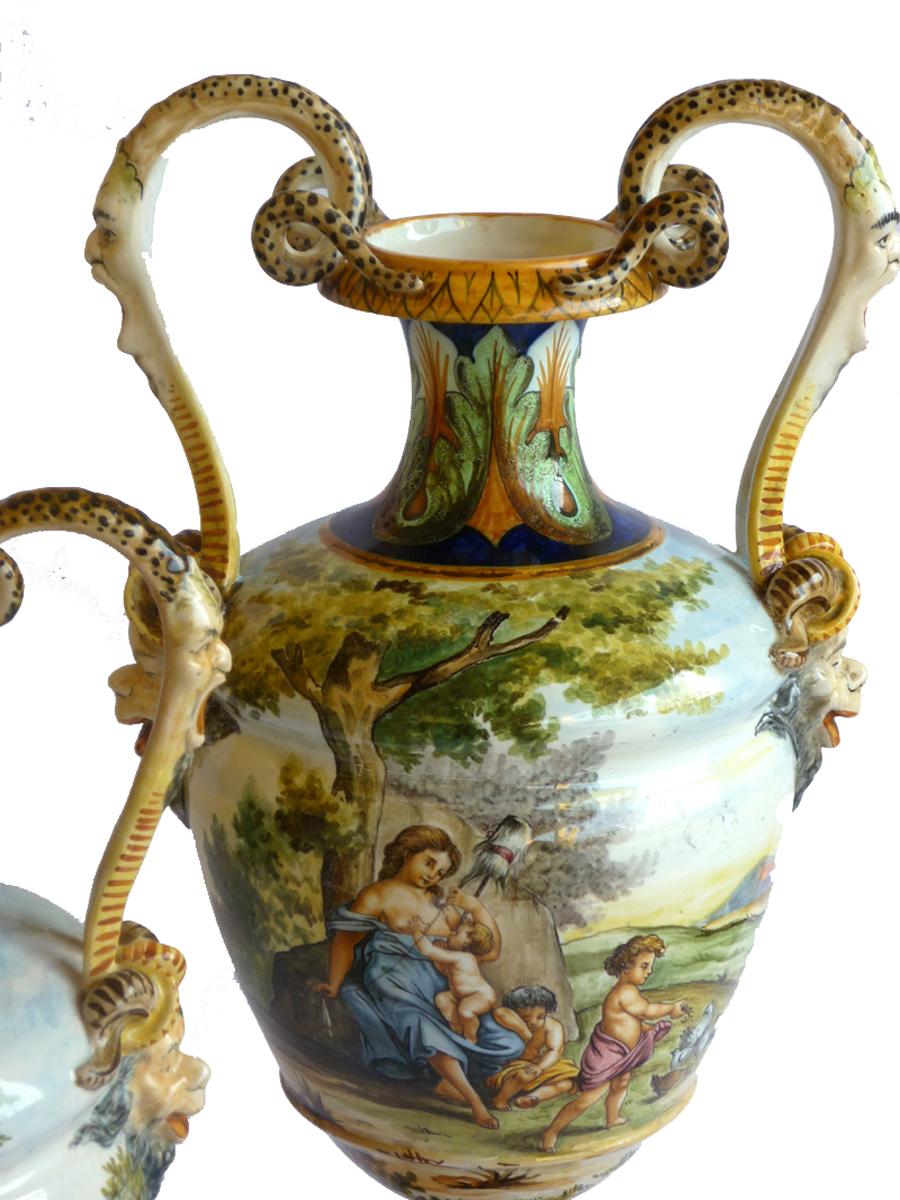 Ginori 19th Century Italian Renaissance Style Majolica Pair of Vases In Excellent Condition In Brescia, IT