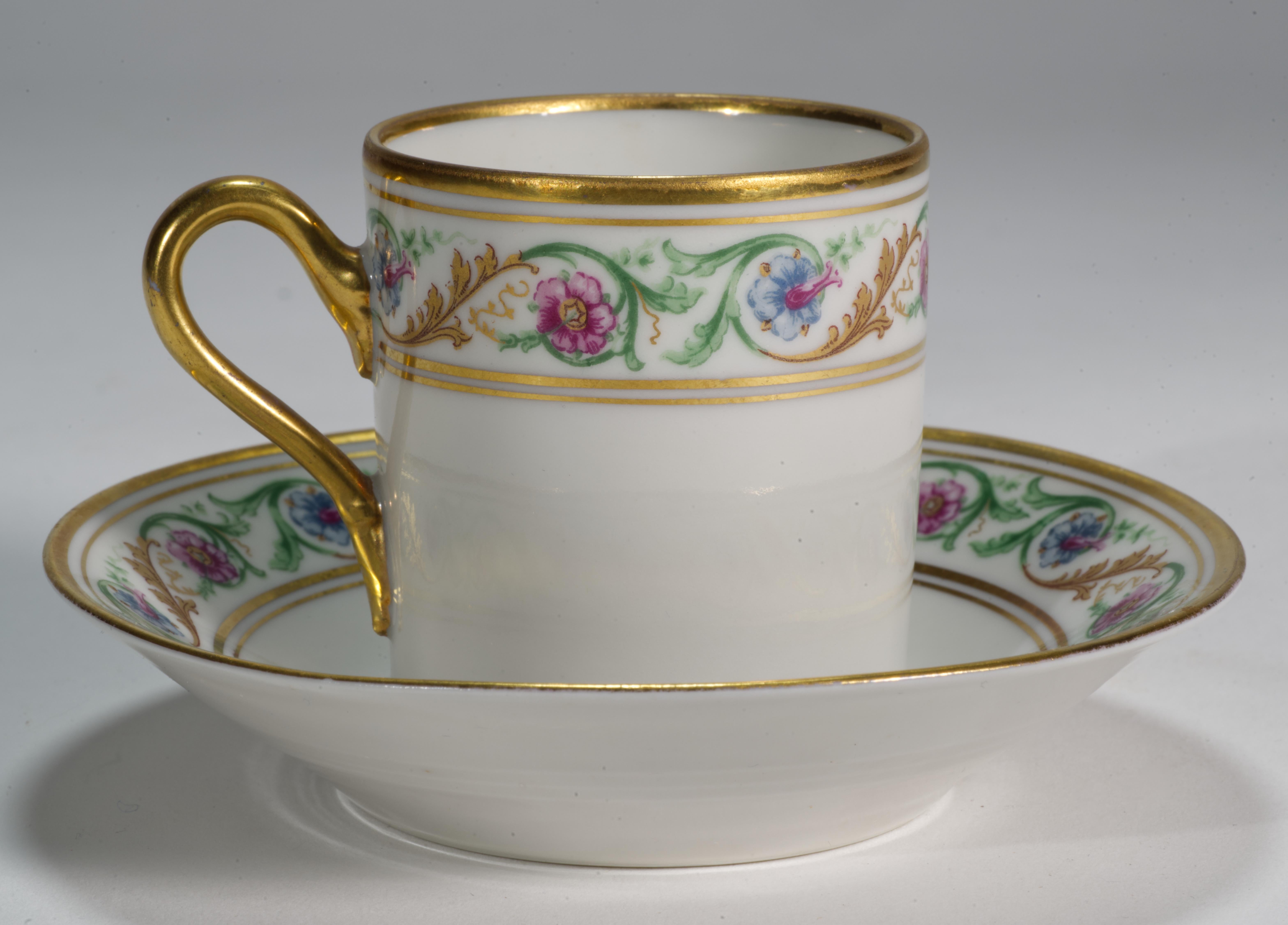 Juego de taza y platillo de café expreso de porcelana Ginori, motivo renacentista, Italia Años 50 en venta 3