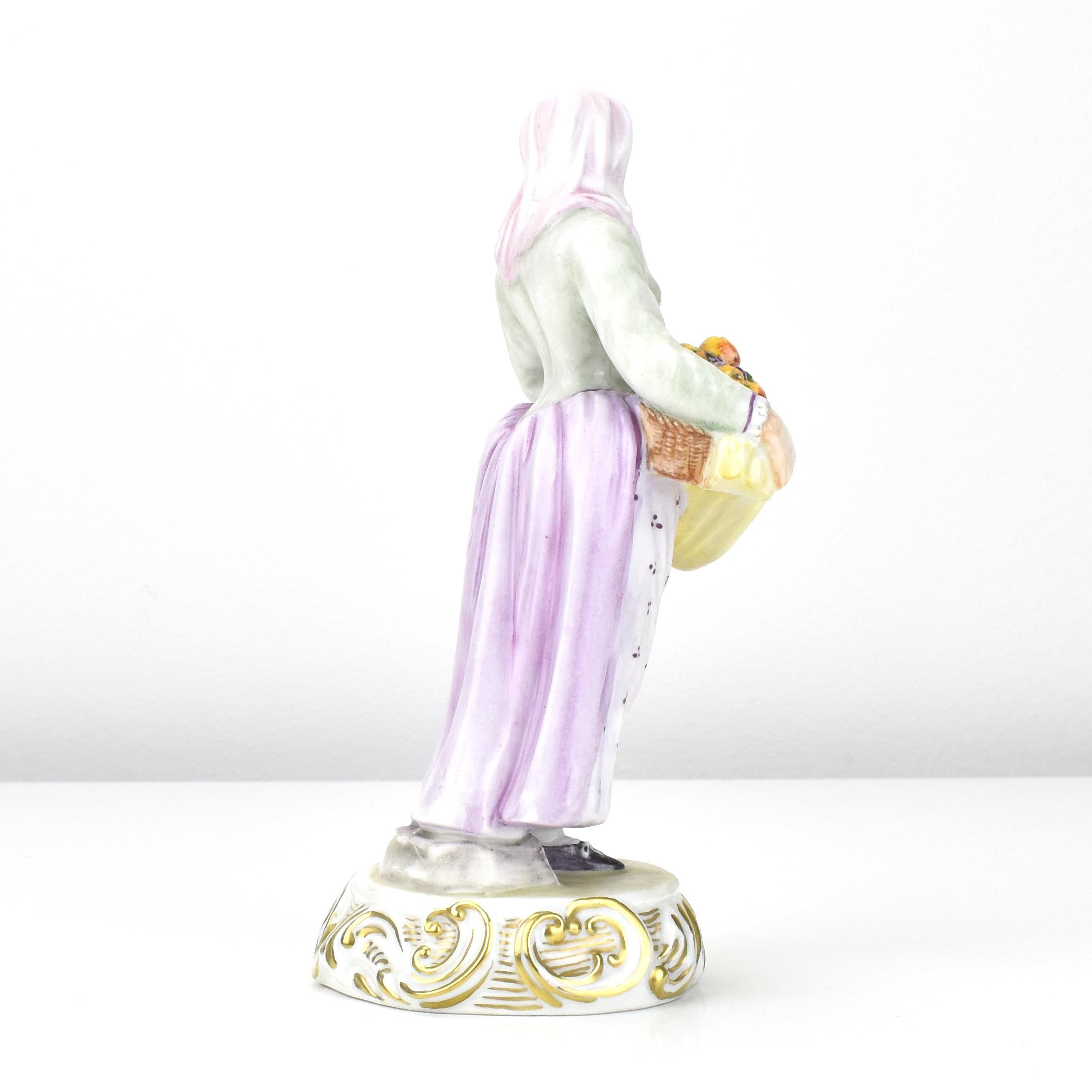 Ginori Porcelain Figurine Trio with Floral Baskets In Good Condition In Bad Säckingen, DE