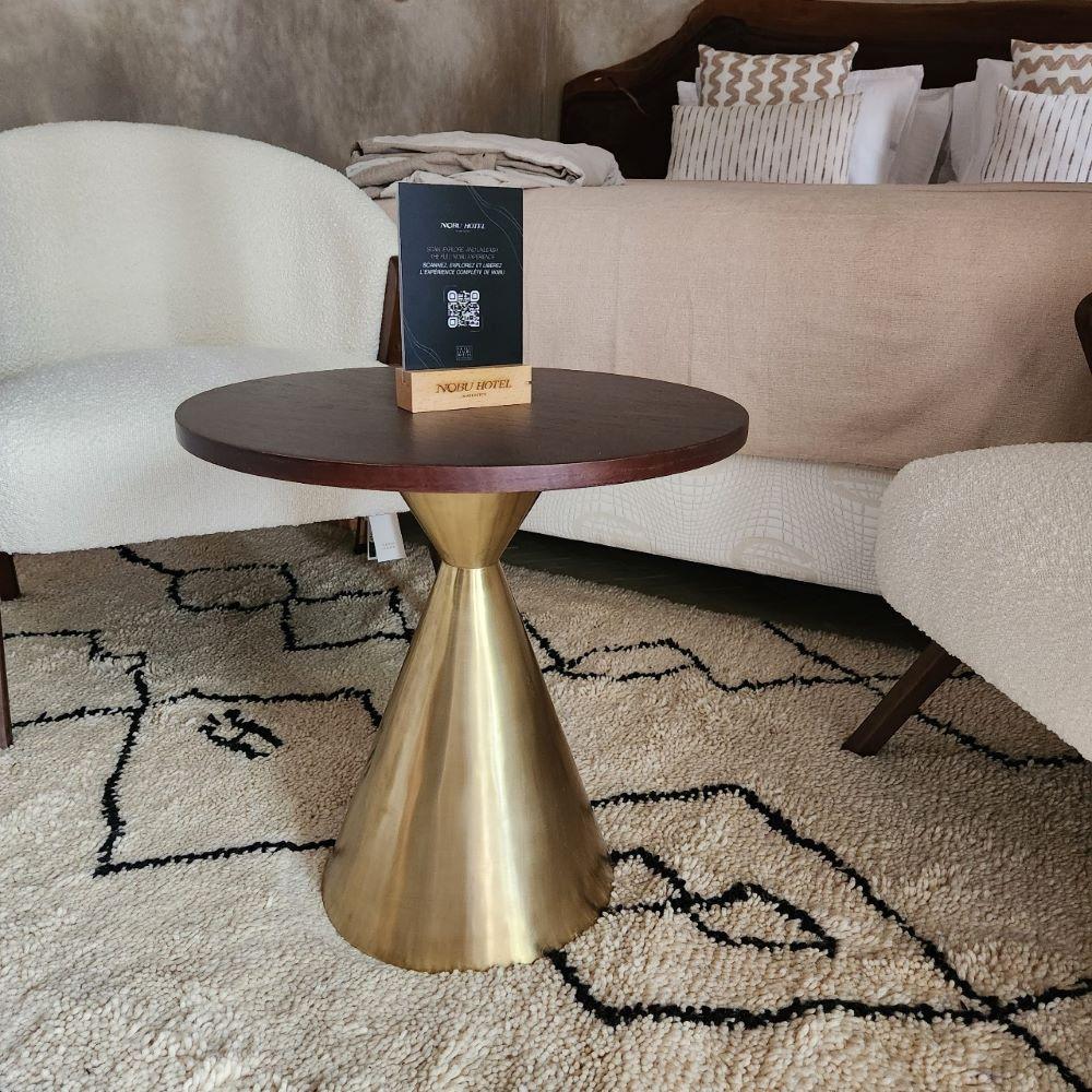 XXIe siècle et contemporain Gio 1 Table d'appoint - Ø 40 cm x H 38 cm - Laiton patiné or vieilli en vente