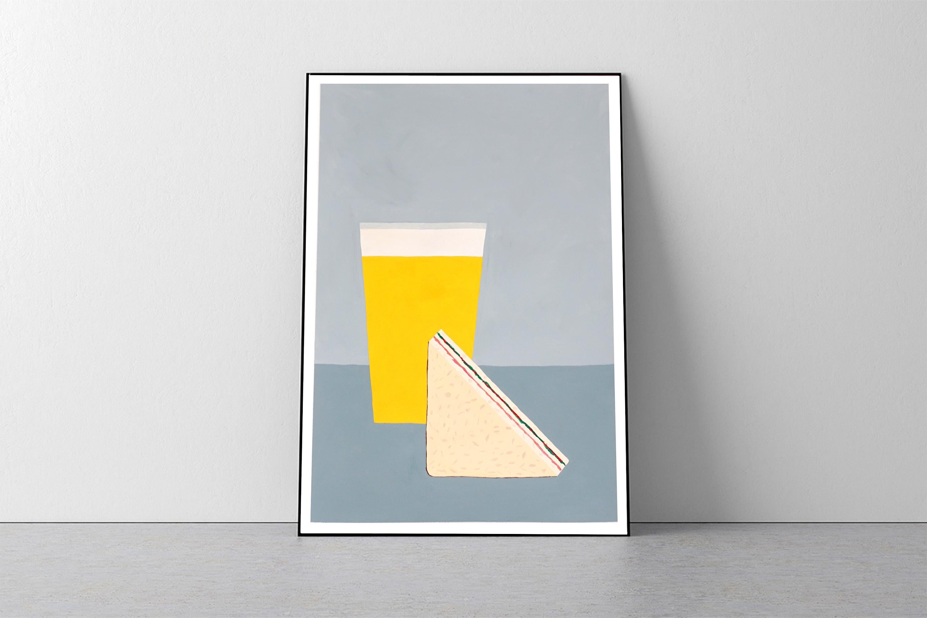 Sandwich mit Bier, modernes Stillleben, klassische Frühstücks-Esszimmerszene in Gelb-Grau – Painting von Gio Bellagio