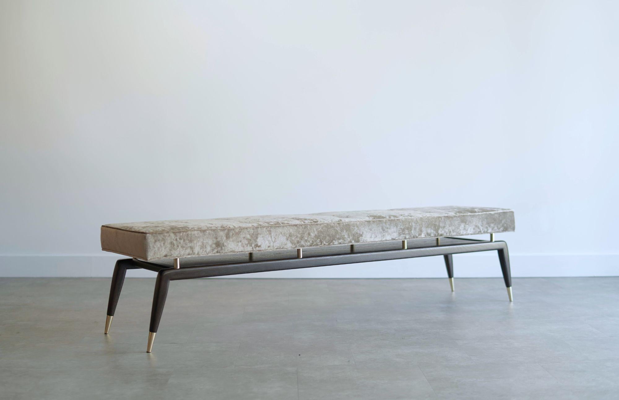 Mid-Century moderno Panca GIO Serie 72 in noce scuro di Stamford Modern in vendita