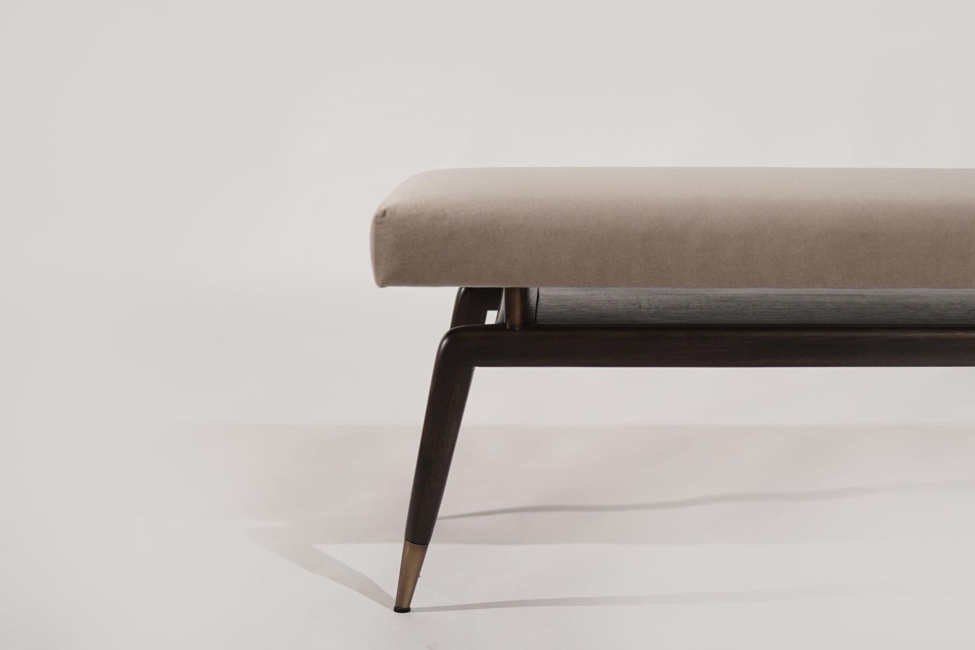 Banco GIO Serie 48 en Espresso by Stamford Modern en Nuevo estado para la venta en Westport, CT