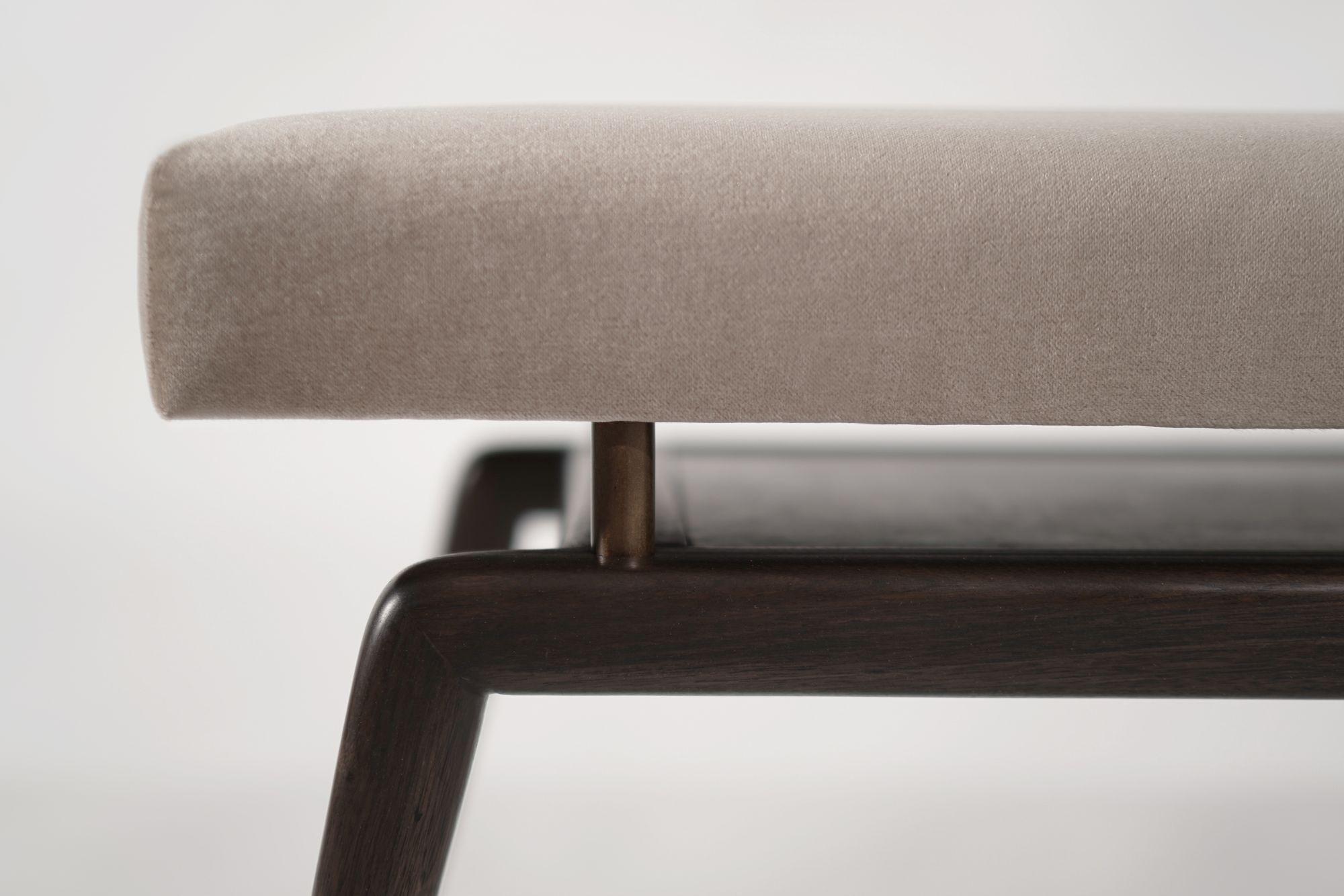 Banco GIO Serie 48 en Espresso by Stamford Modern Siglo XXI y contemporáneo en venta