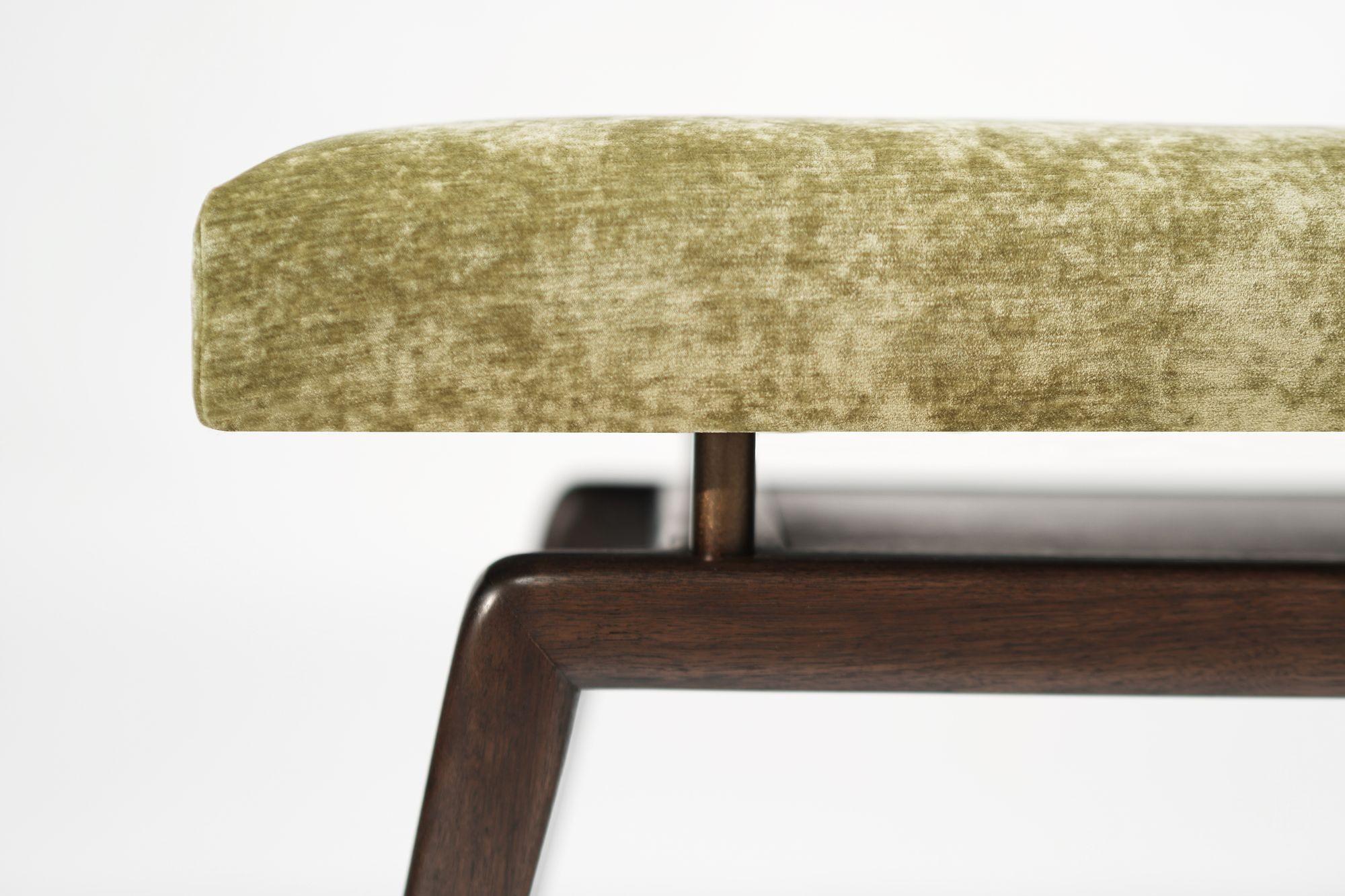 GIO Bench Series 48 in Espresso by Stamford Modern For Sale 2