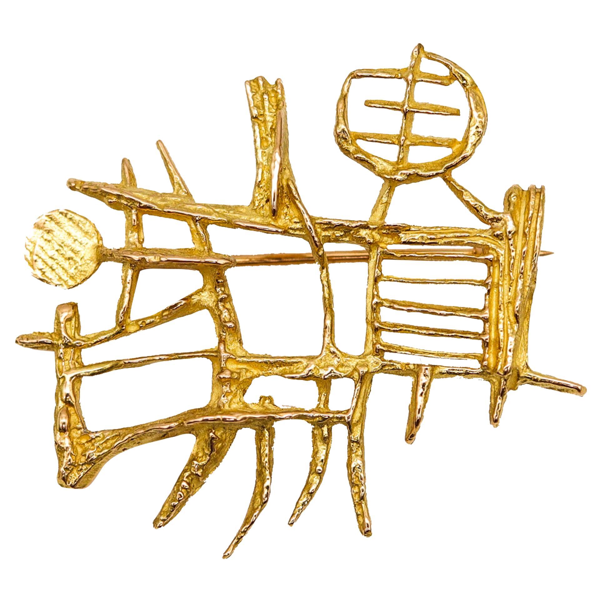 Giò Pomodoro 1956 Milano Sculptural Figurative Art Brooch in 18k Yellow Gold For Sale