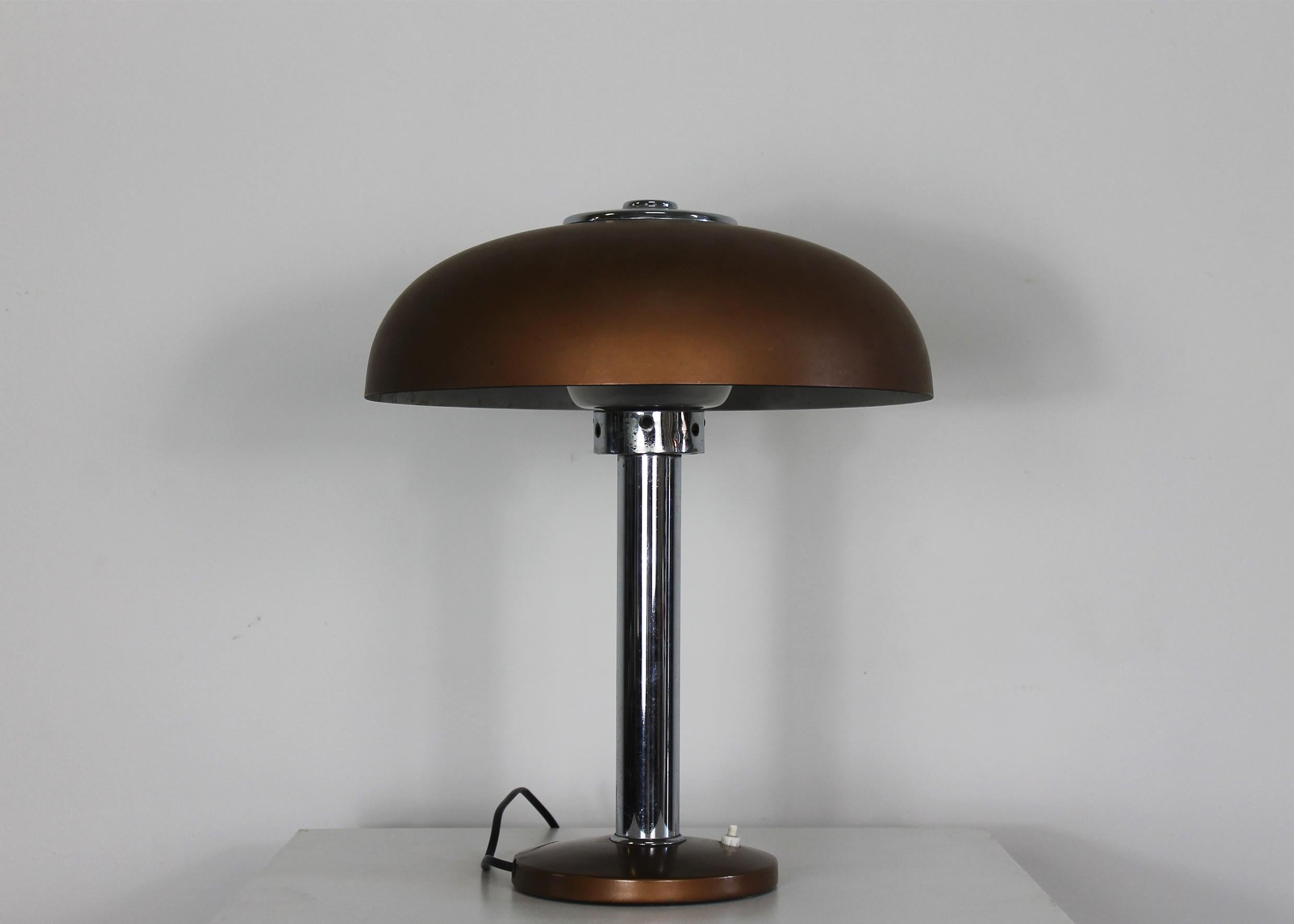 Mid-Century Modern Lampe de bureau Gio Ponti 546 en aluminium et verre opalin par Ugo Pollice, années 1940 en vente