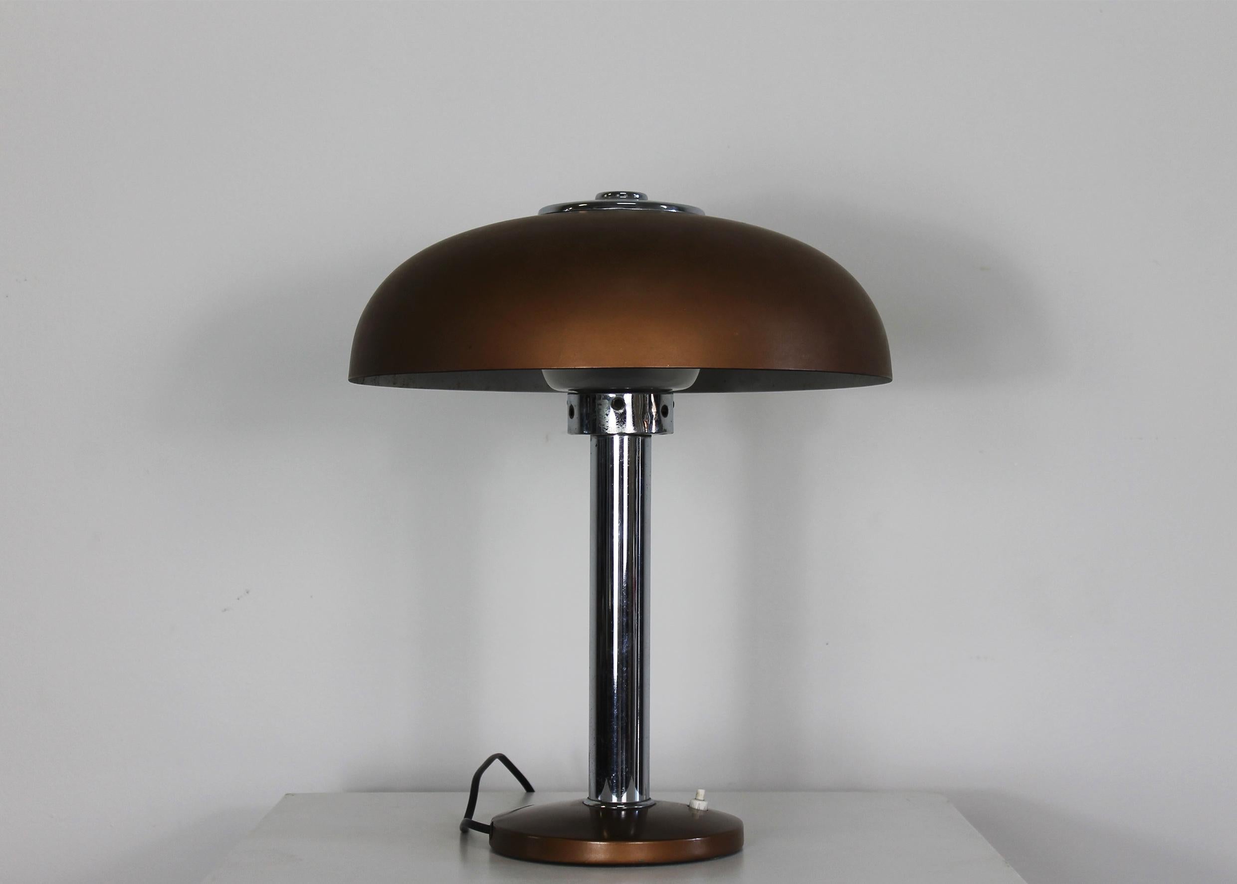Gio Ponti 546 Lámpara de sobremesa de aluminio y cristal opalino de Ugo Pollice Década de 1940 Moderno de mediados de siglo en venta