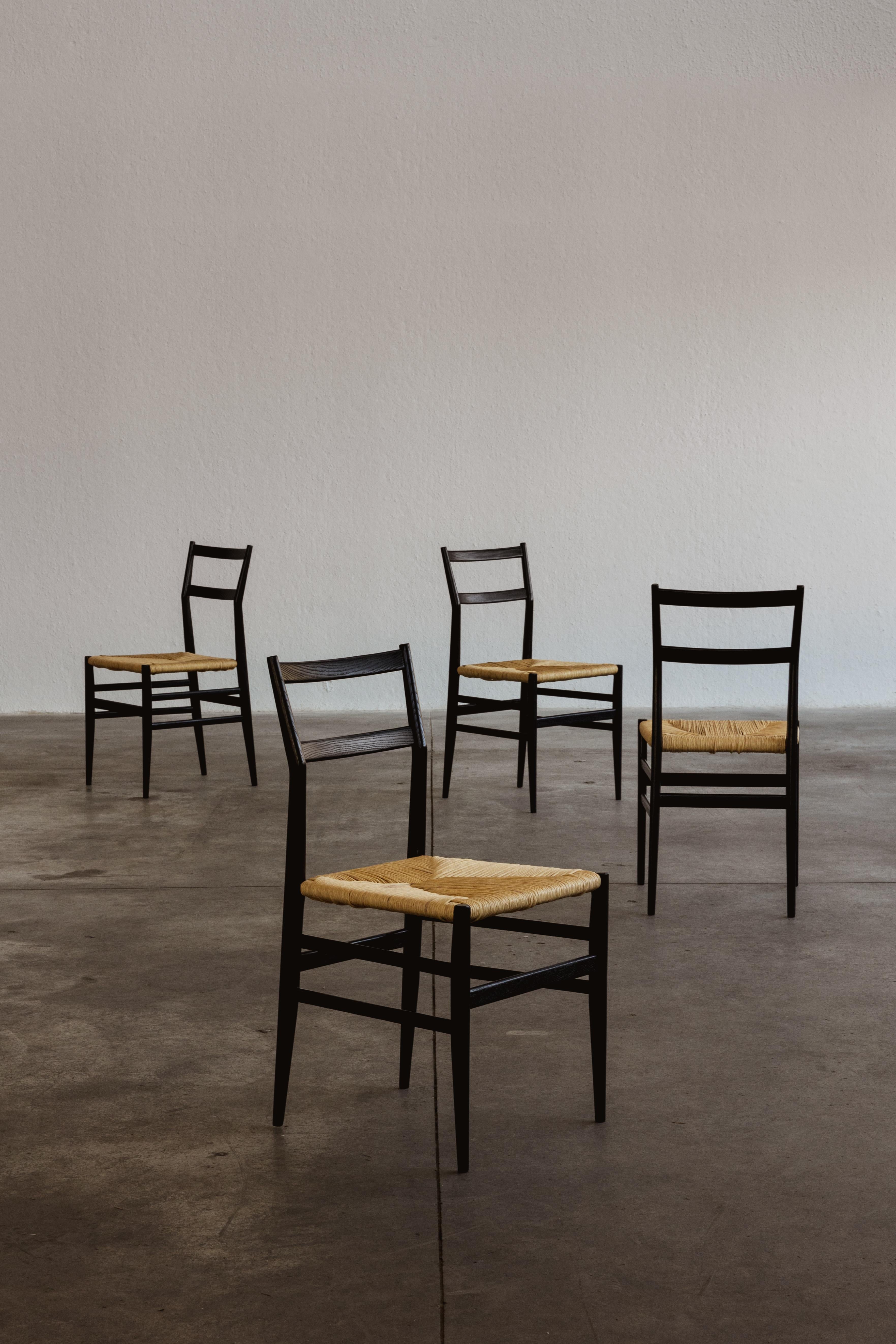 Gio Ponti 646 chaises de salle à manger Leggera pour Cassina, 1952, lot de 4 Bon état - En vente à Lonigo, Veneto
