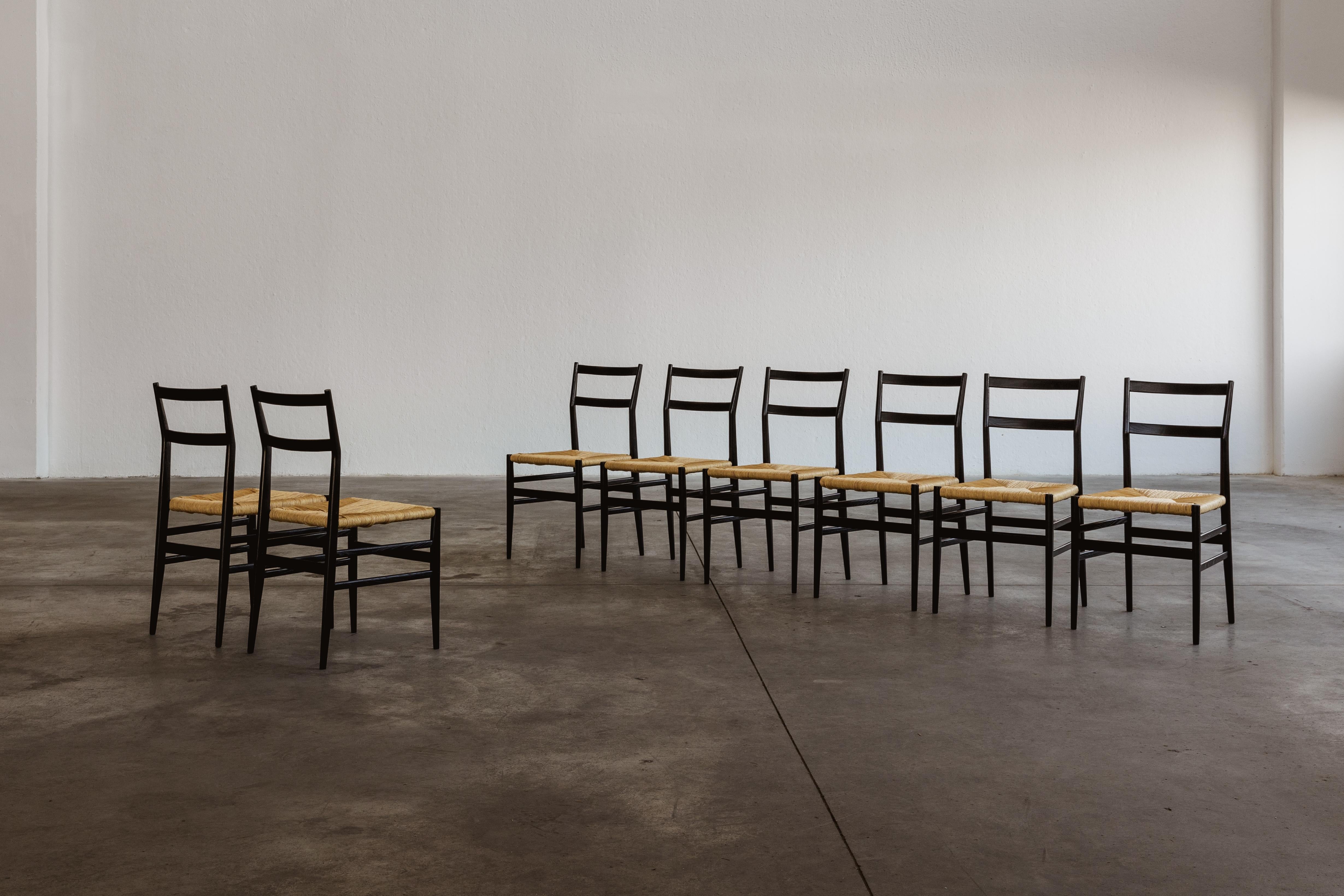 Gio Ponti 646 „Leggera“ Esszimmerstühle für Cassina, 1952, 8er-Set im Angebot 1