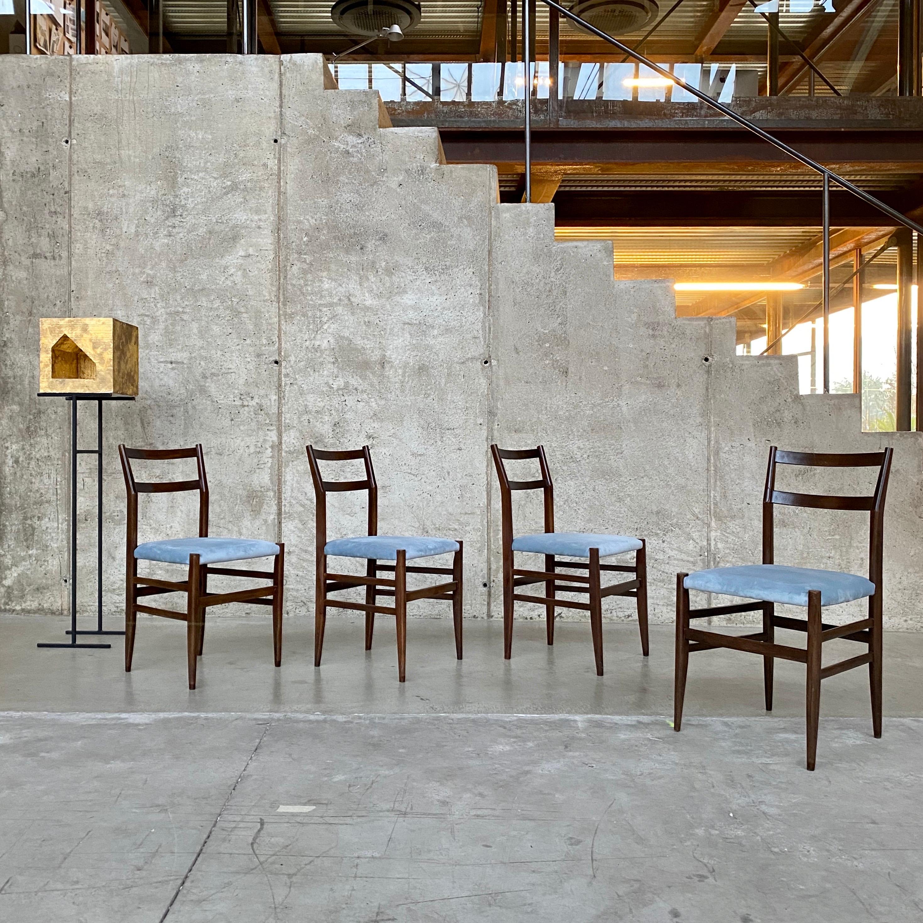 Gio Ponti 646 “Leggera” dining chairs for Cassina, 1955, set of 4.

Set of four 646 