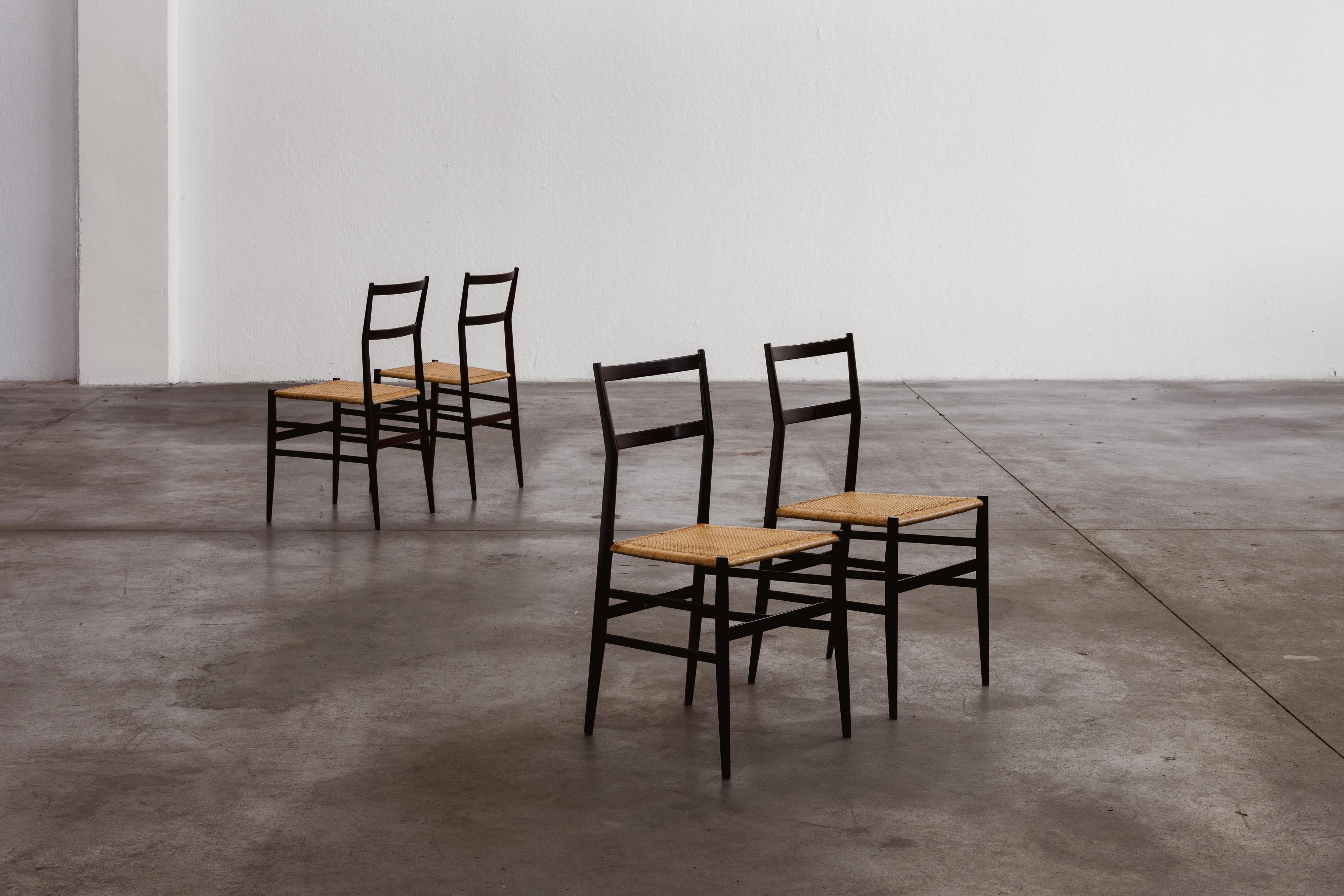 italien Chaises de salle à manger Superleggera de Gio Ponti 699 pour Cassina, 1957, lot de 4 en vente