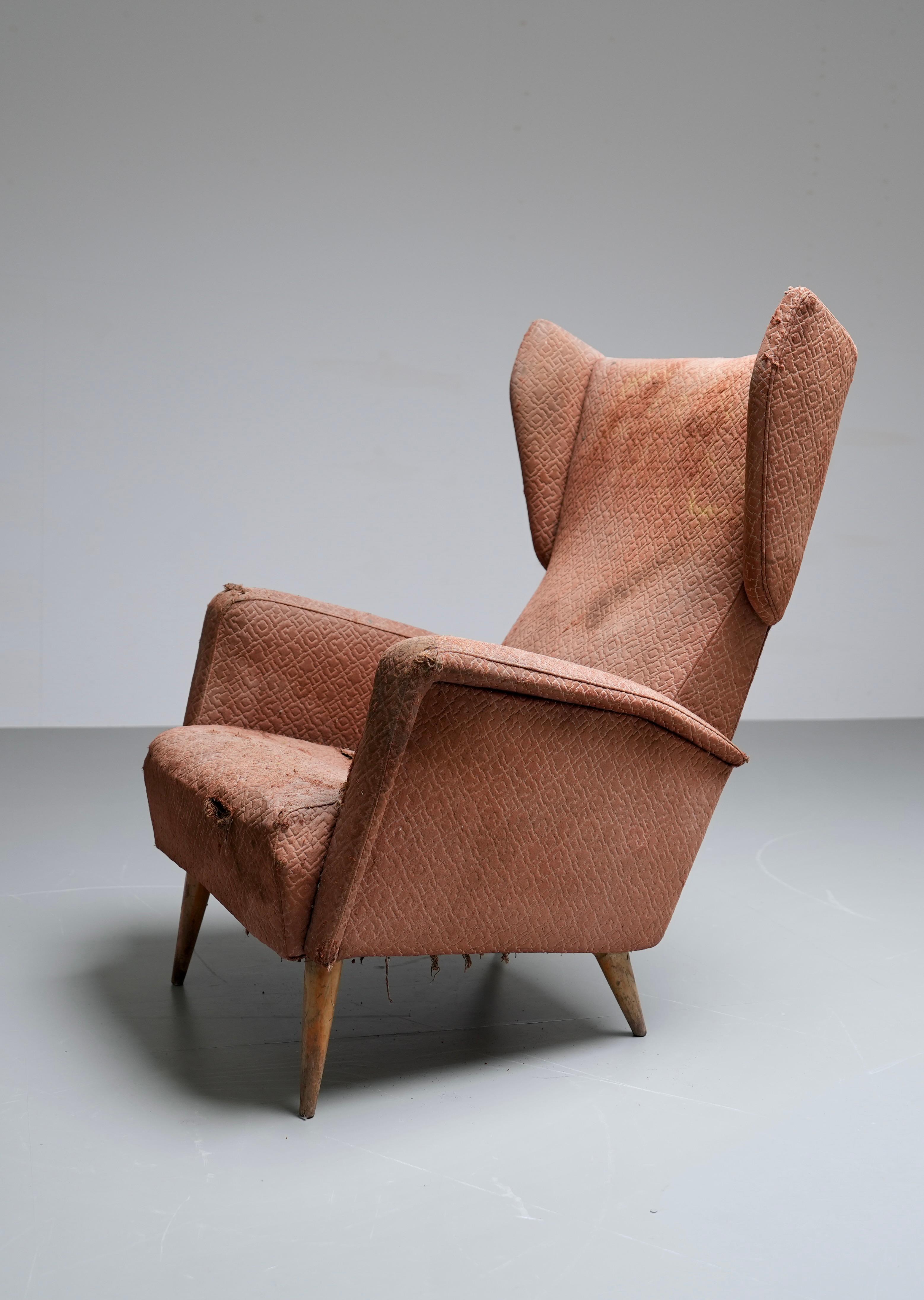 Italian Gio Ponti Armchair 820 for Hotel Royal Napoli in Wood and Fabric, Italy, 1953 For Sale