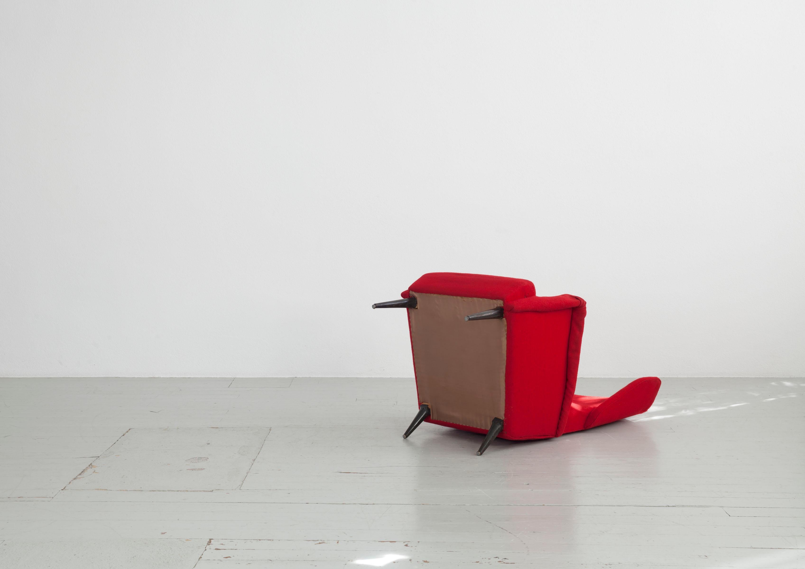 Gio Ponti armchair for Cassina. Mod. ‘820’, Italy 1950, Hotel Royal, Naples. For Sale 2