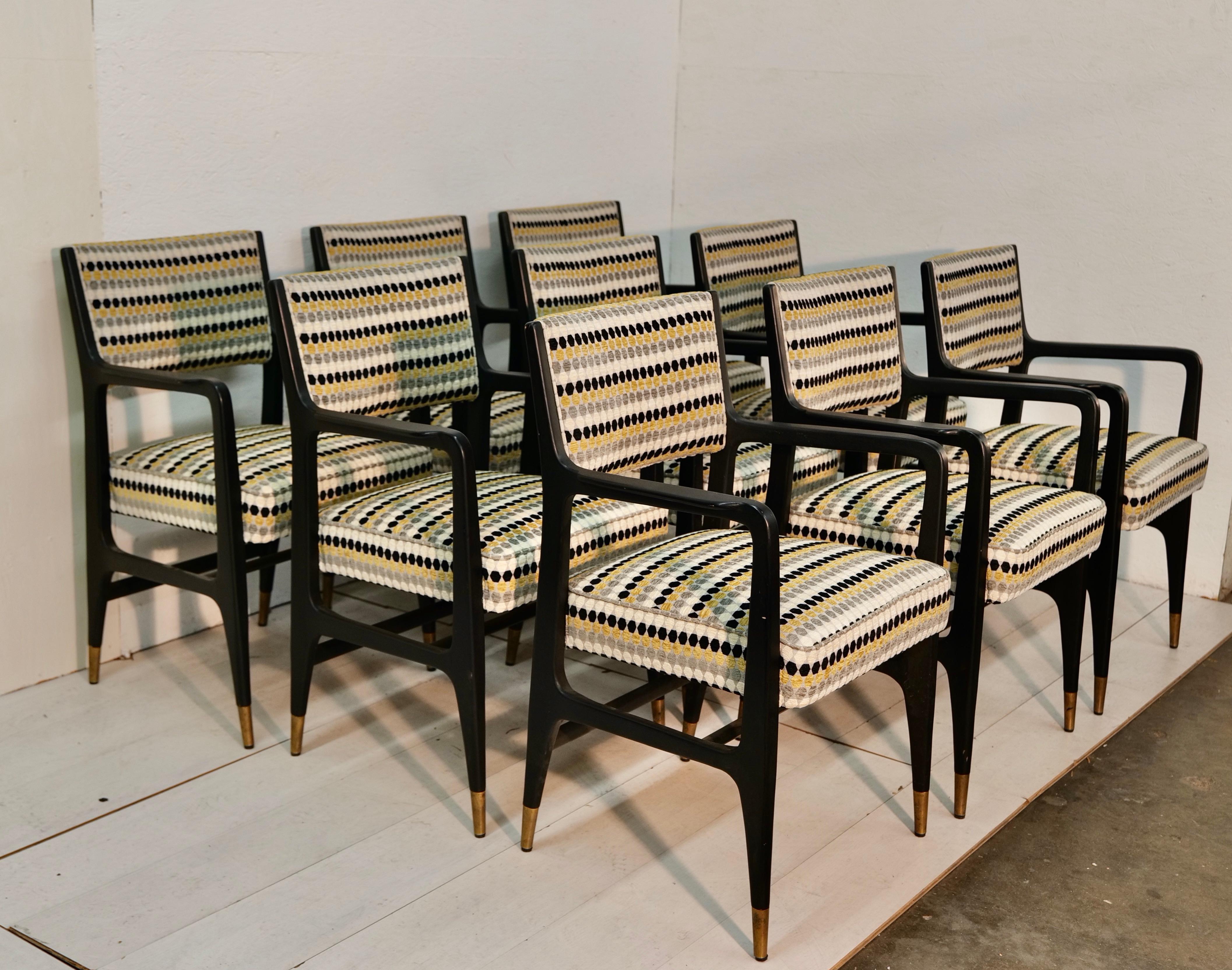 10 beaux fauteuils de Gio Ponti modèle 1602, Italie 1950.

Ces chaises ont été conçues par le célèbre Gio Ponti en collaboration avec Pietro Chiesa, un autre éminent designer de l'époque. Leur partenariat a réuni deux figures emblématiques du