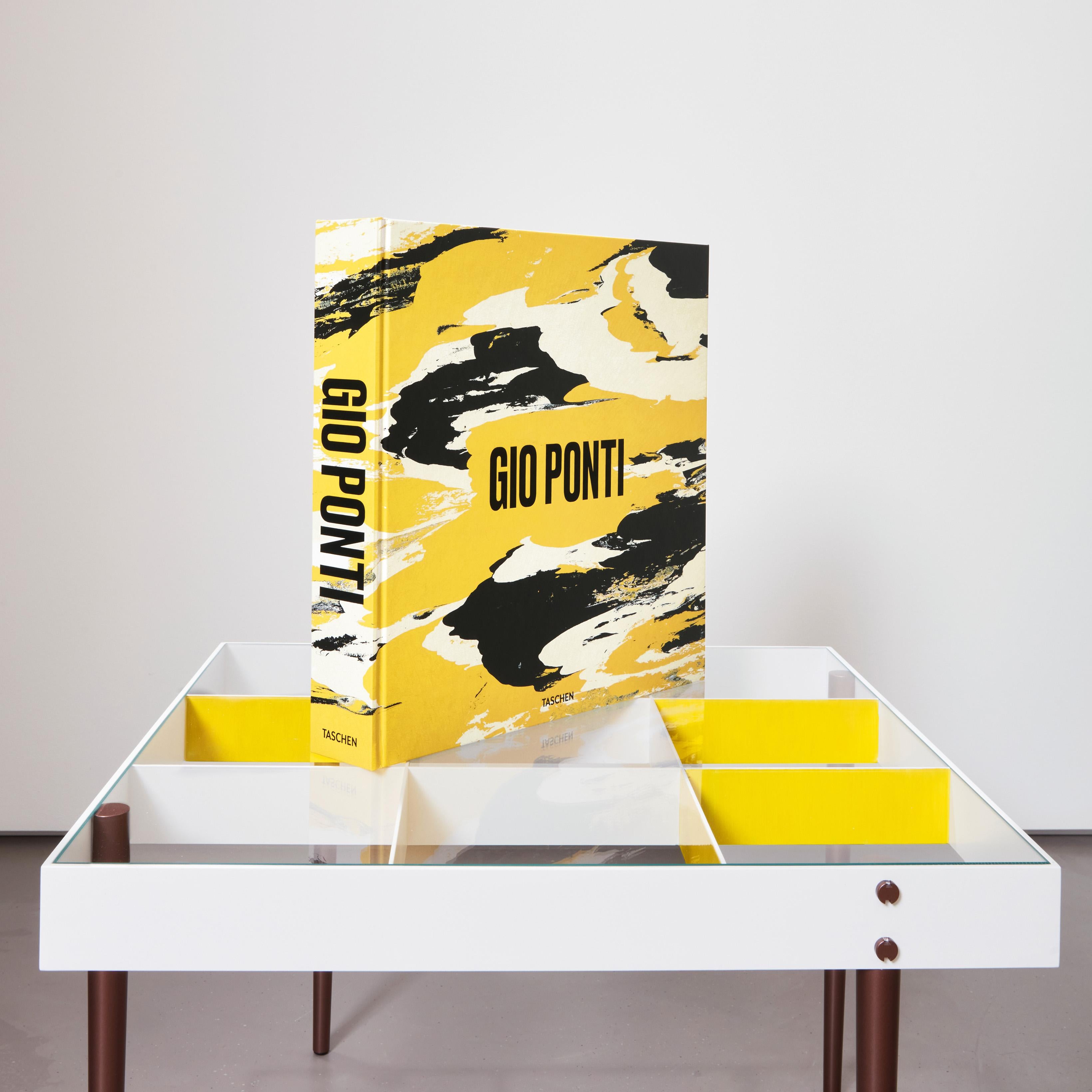 XXIe siècle et contemporain Gio Ponti, édition d'art, la table basse Planchart et un ensemble de quatre tirages d'art en vente