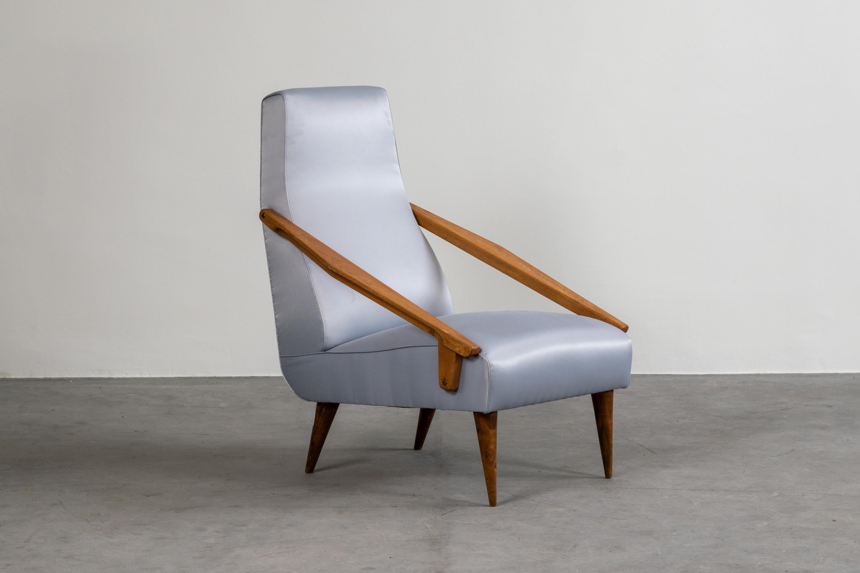 Mid-Century Modern Gio Ponti Ash and Satin Armchair for Boucher and Fils Edition, 1950s