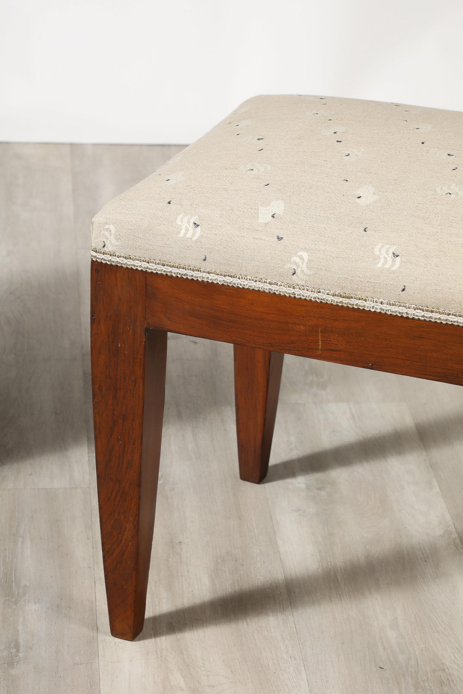 Milieu du XXe siècle Gio Ponti Att. Tabouret en noyer, Italie, vers 1940 en vente