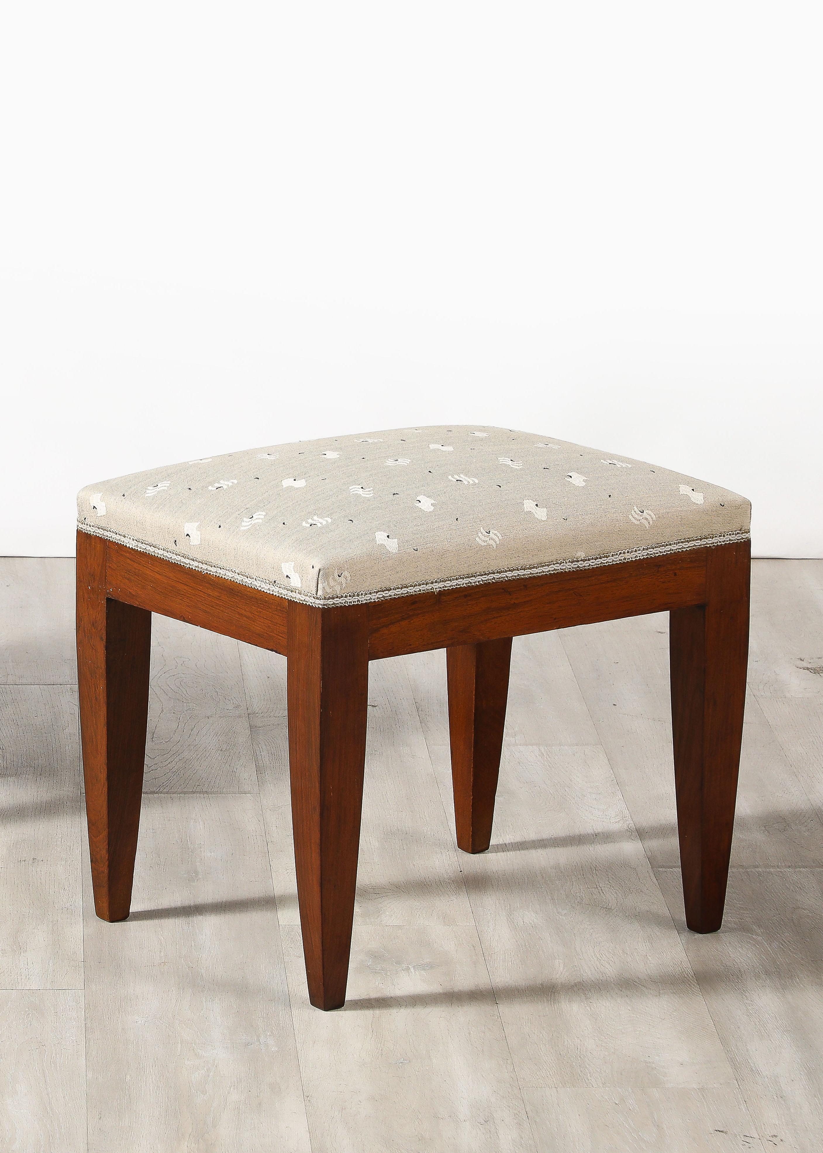 Gio Ponti Att. Tabouret en noyer, Italie, vers 1940 en vente 1
