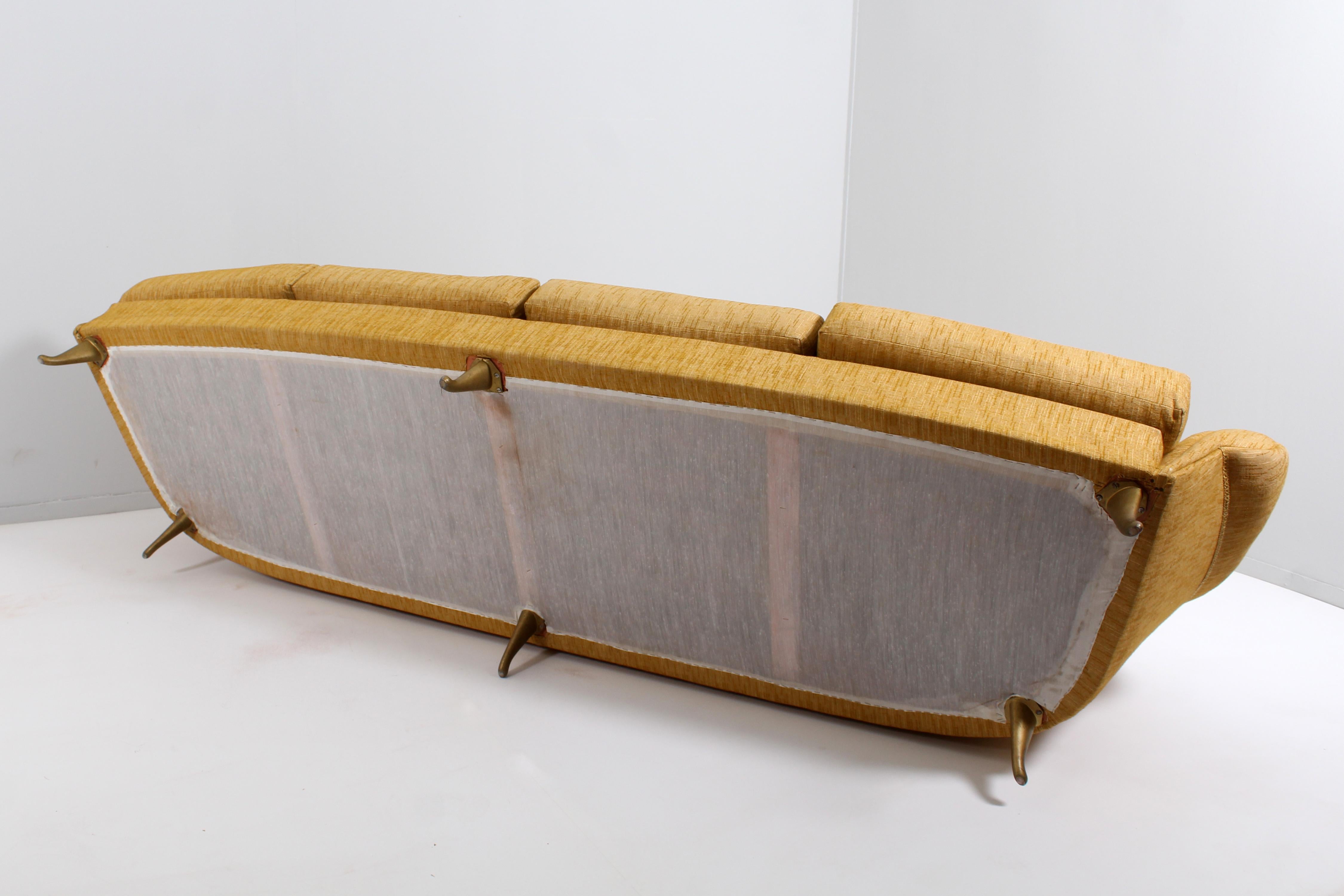 Giò Ponti (attr) für ISA Bergamo Viersitziges Sofa aus Holz und Stoff, Italien, 1950er Jahre im Angebot 5