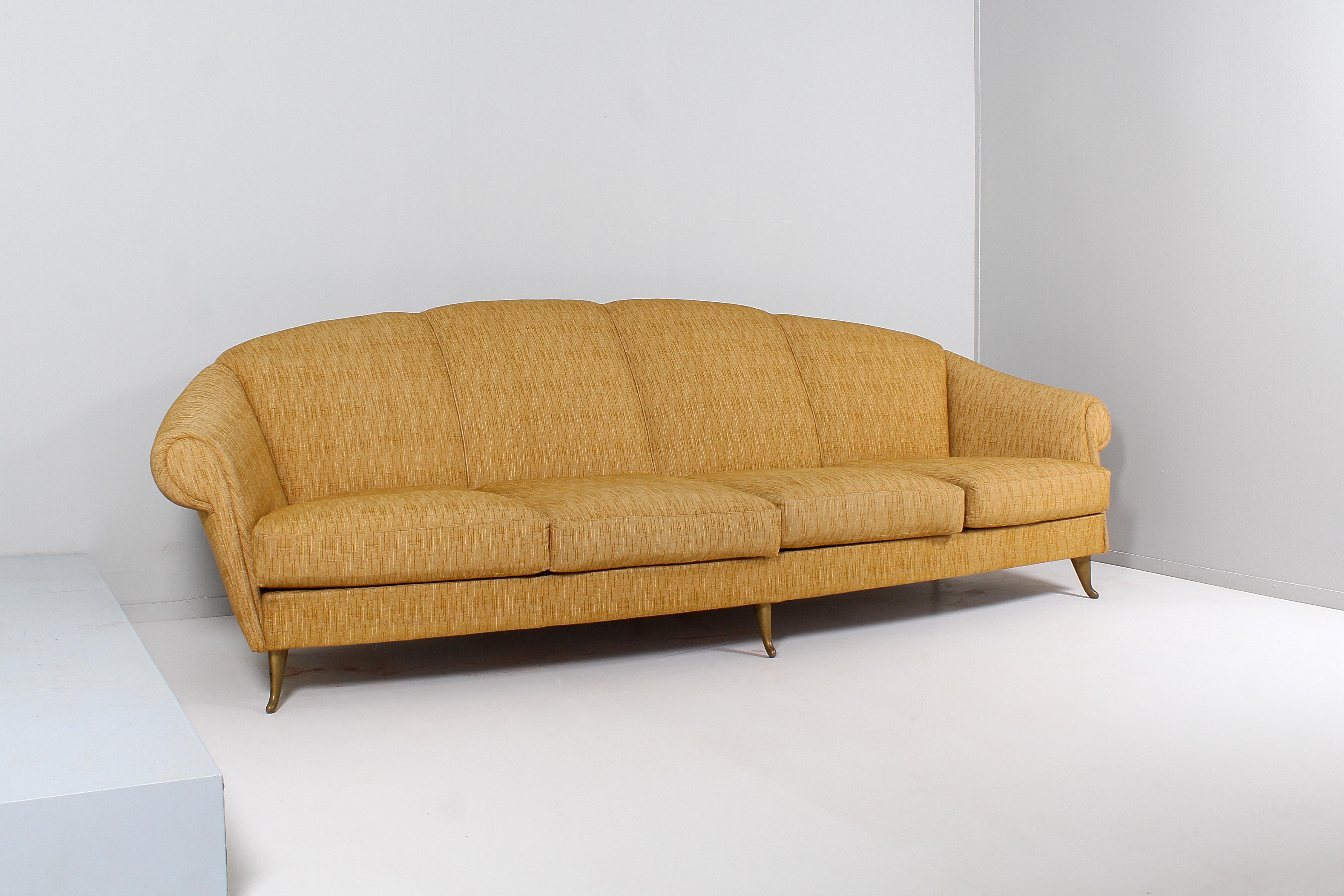 Mid-Century Modern Giò Ponti (attr) for ISA Bergamo Wood and Fabric Four-Seat Sofa, Italy, 1950s For Sale