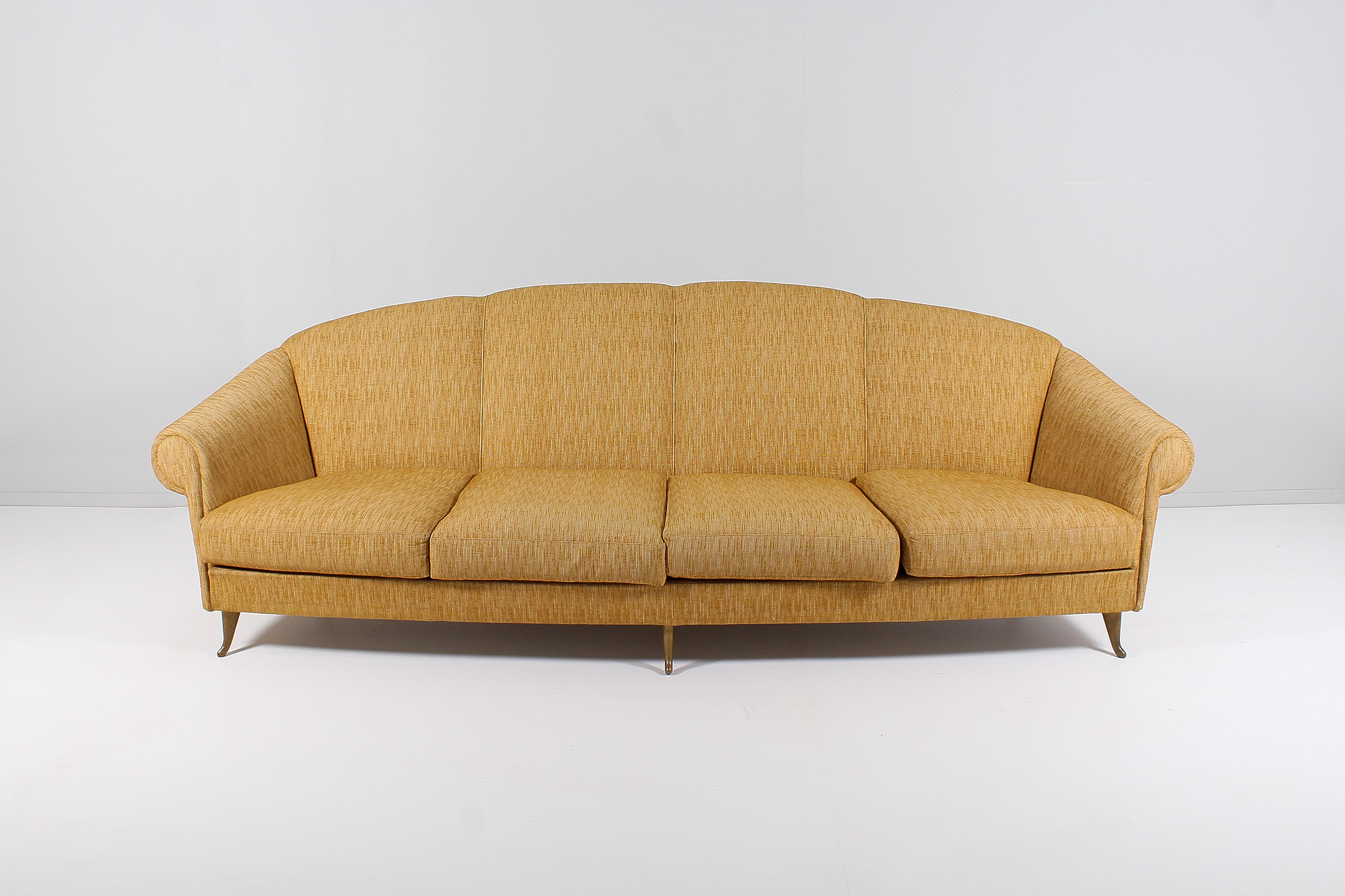 Giò Ponti (attr) for ISA Bergamo Wood and Fabric Four-Seat Sofa, Italy, 1950s In Good Condition For Sale In Palermo, IT