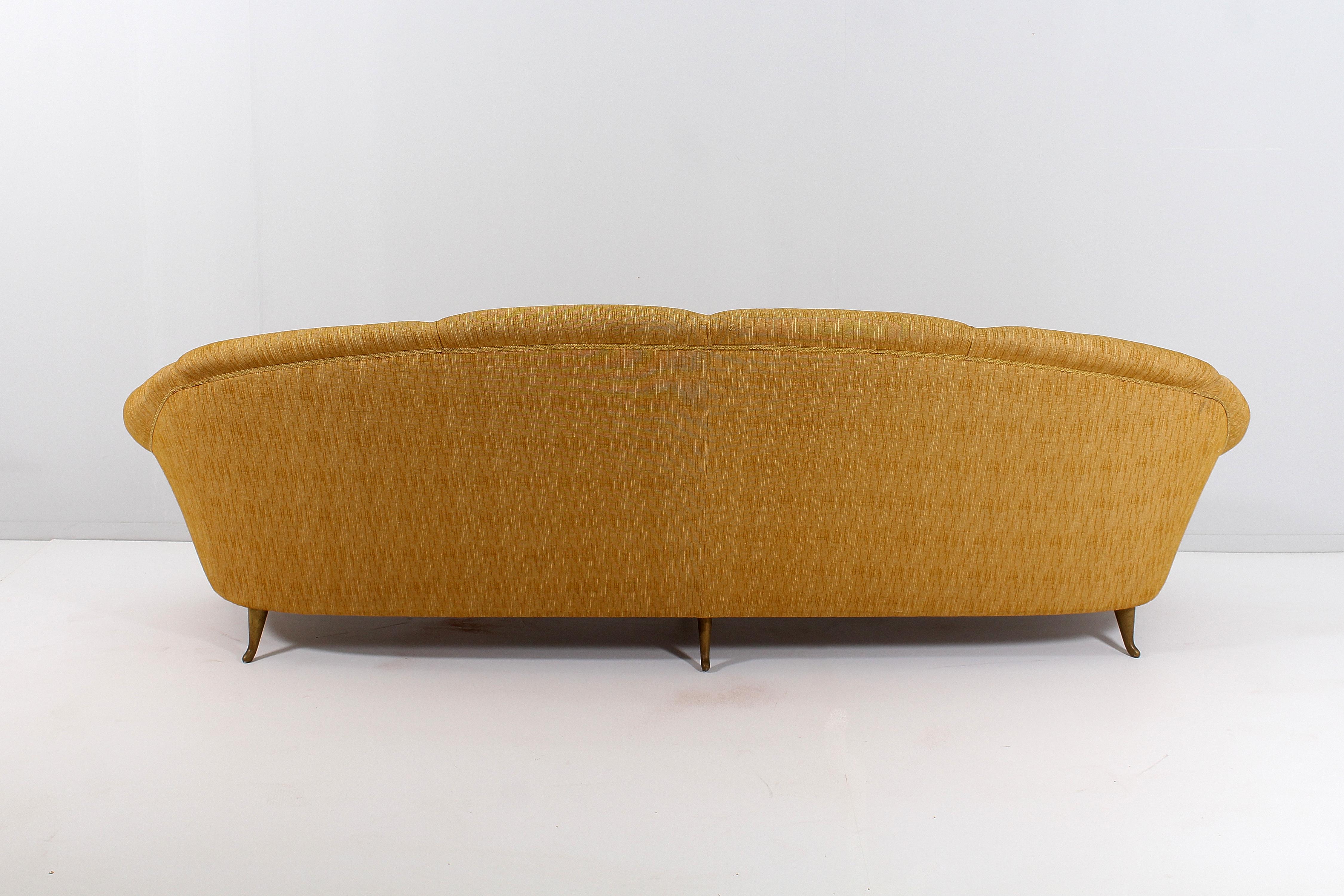 Giò Ponti (attr) für ISA Bergamo Viersitziges Sofa aus Holz und Stoff, Italien, 1950er Jahre im Angebot 3