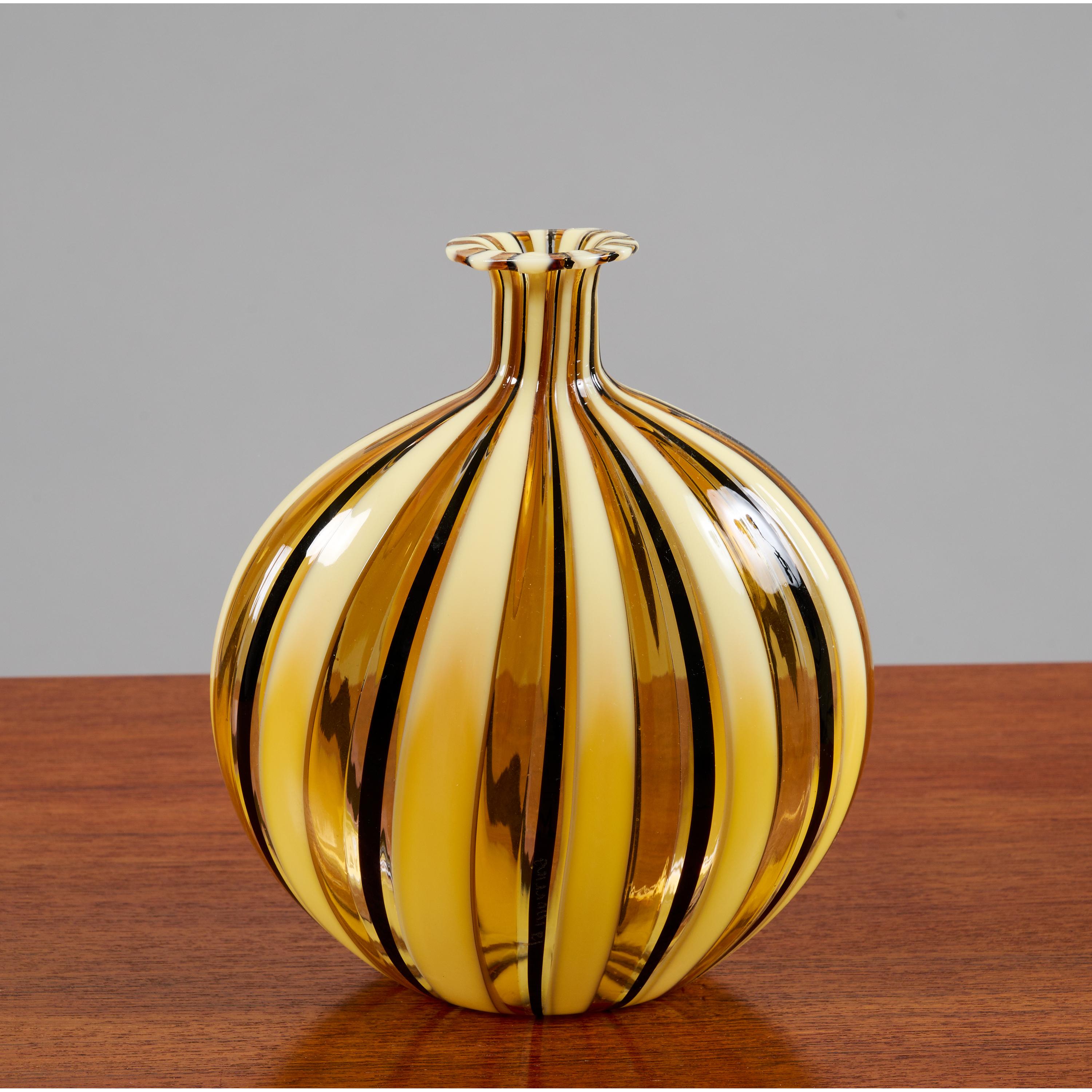 Gio Ponti (Attr.) Hand Blown Murano Vase in Striped Yellow Glass, Italy 1950's For Sale 5