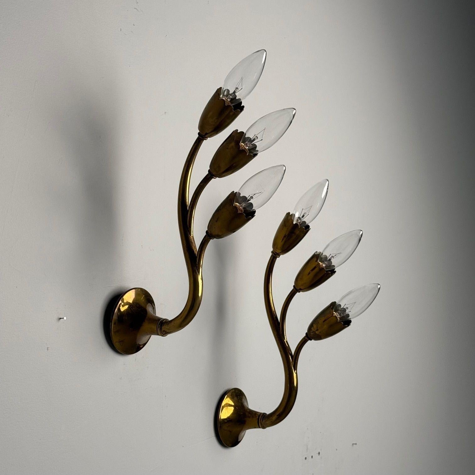 Gio Ponti Attr., Italienische Mid-Century-Modern-Wandleuchter, Messing, Blumenform im Angebot 3