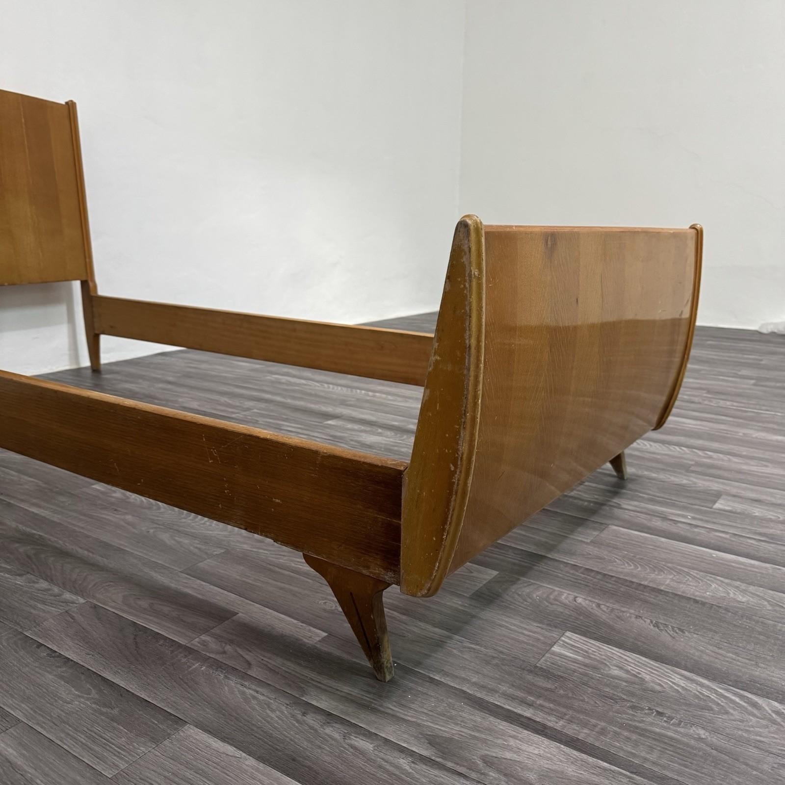 Gio Ponti Attr. Letto Singolo e Comodino Mid-Century Anni 40 Design Modernariato en vente 8