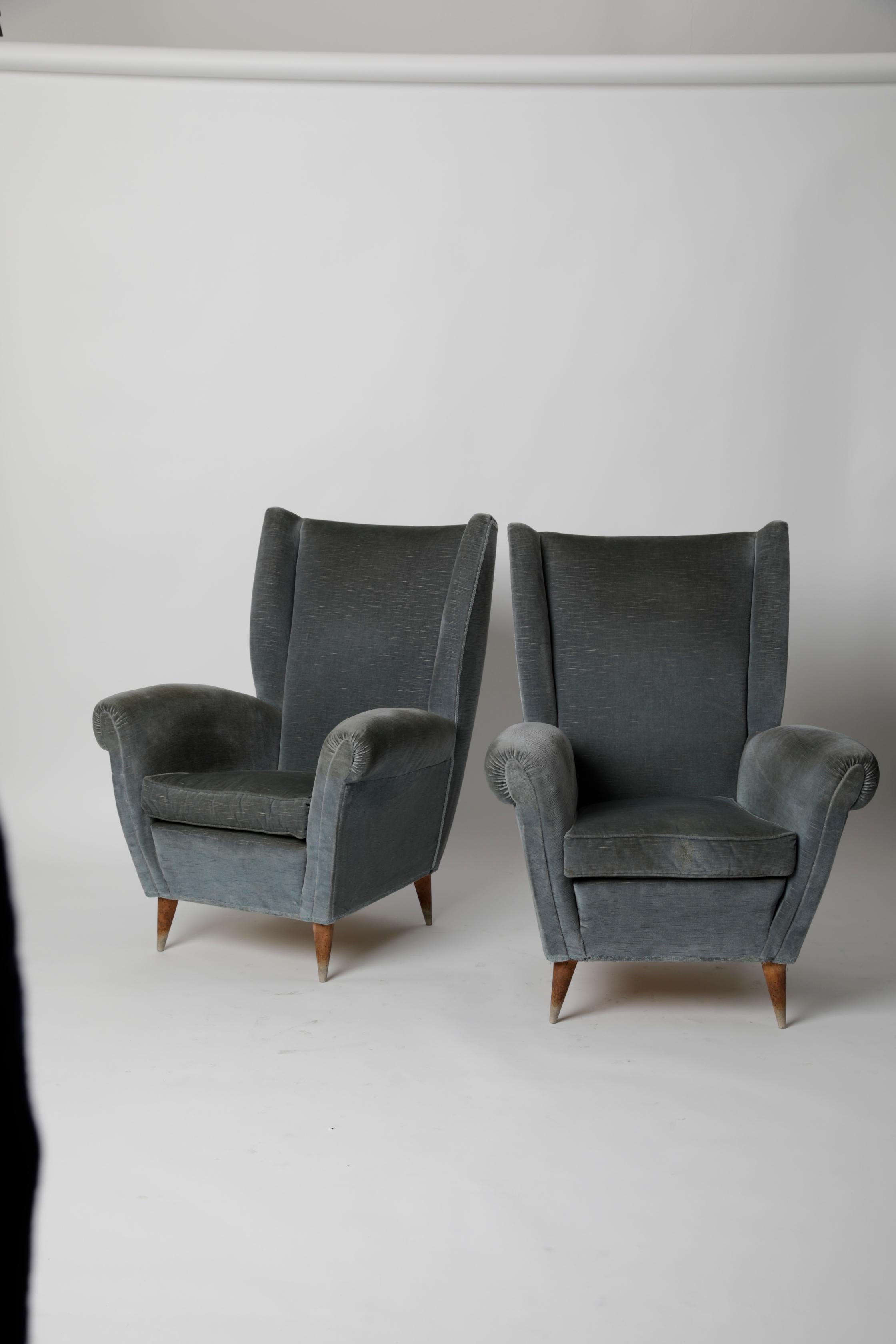 Mid-20th Century Pair of Italian Mid Century Lounge Chairs by Gio Ponti Attr. for I.S.A. Bergamo